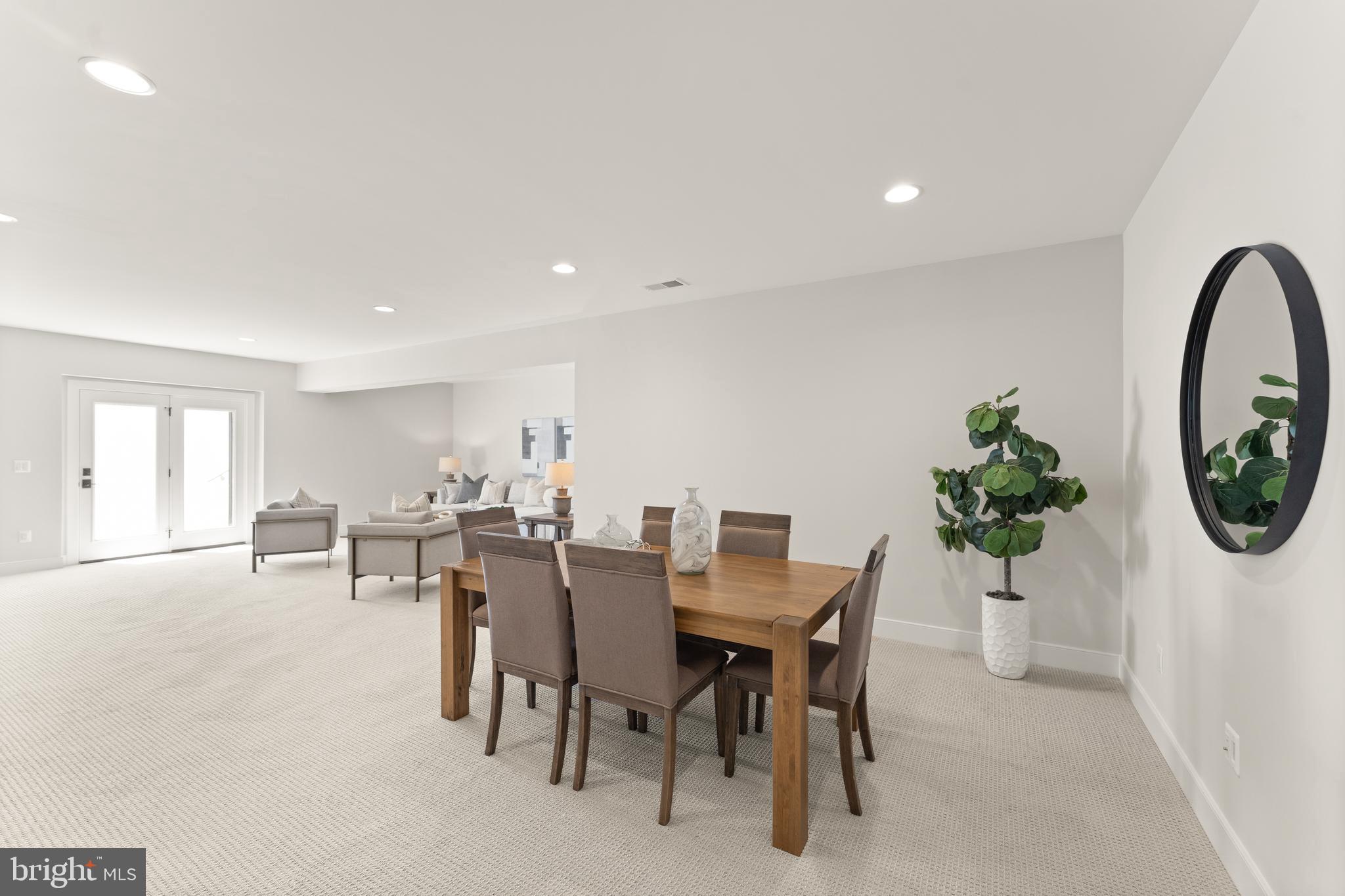 VIENNA WOODS - Residential