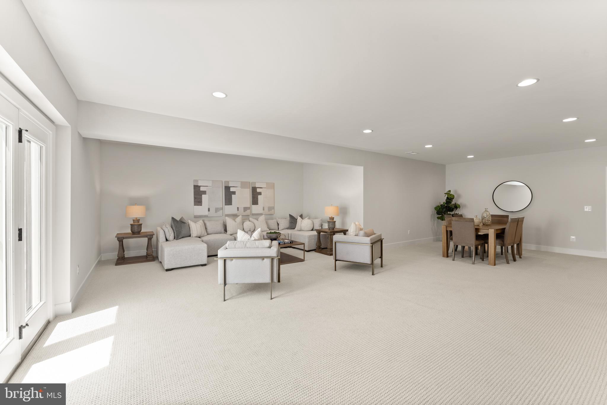 VIENNA WOODS - Residential