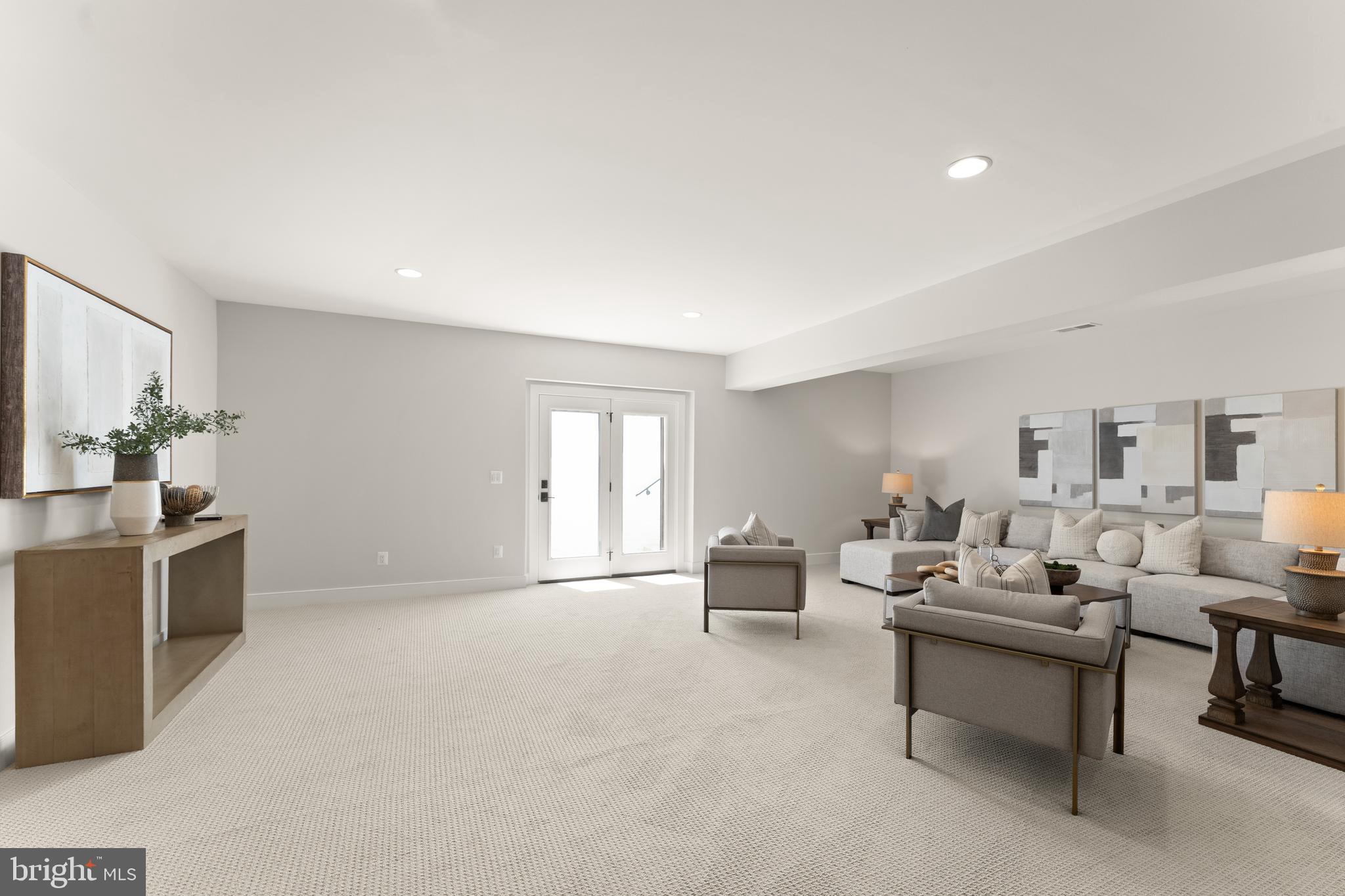 VIENNA WOODS - Residential