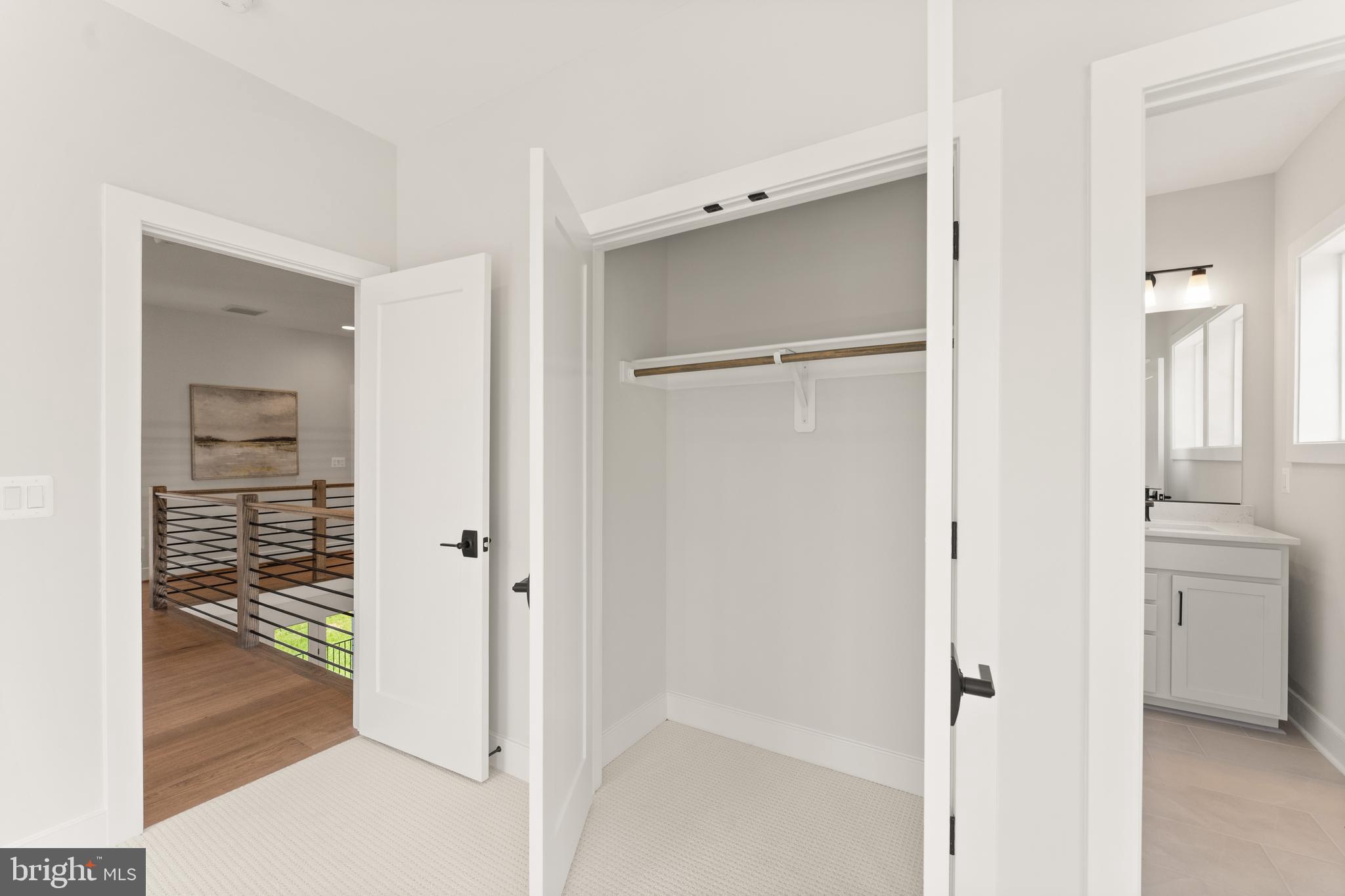 VIENNA WOODS - Residential