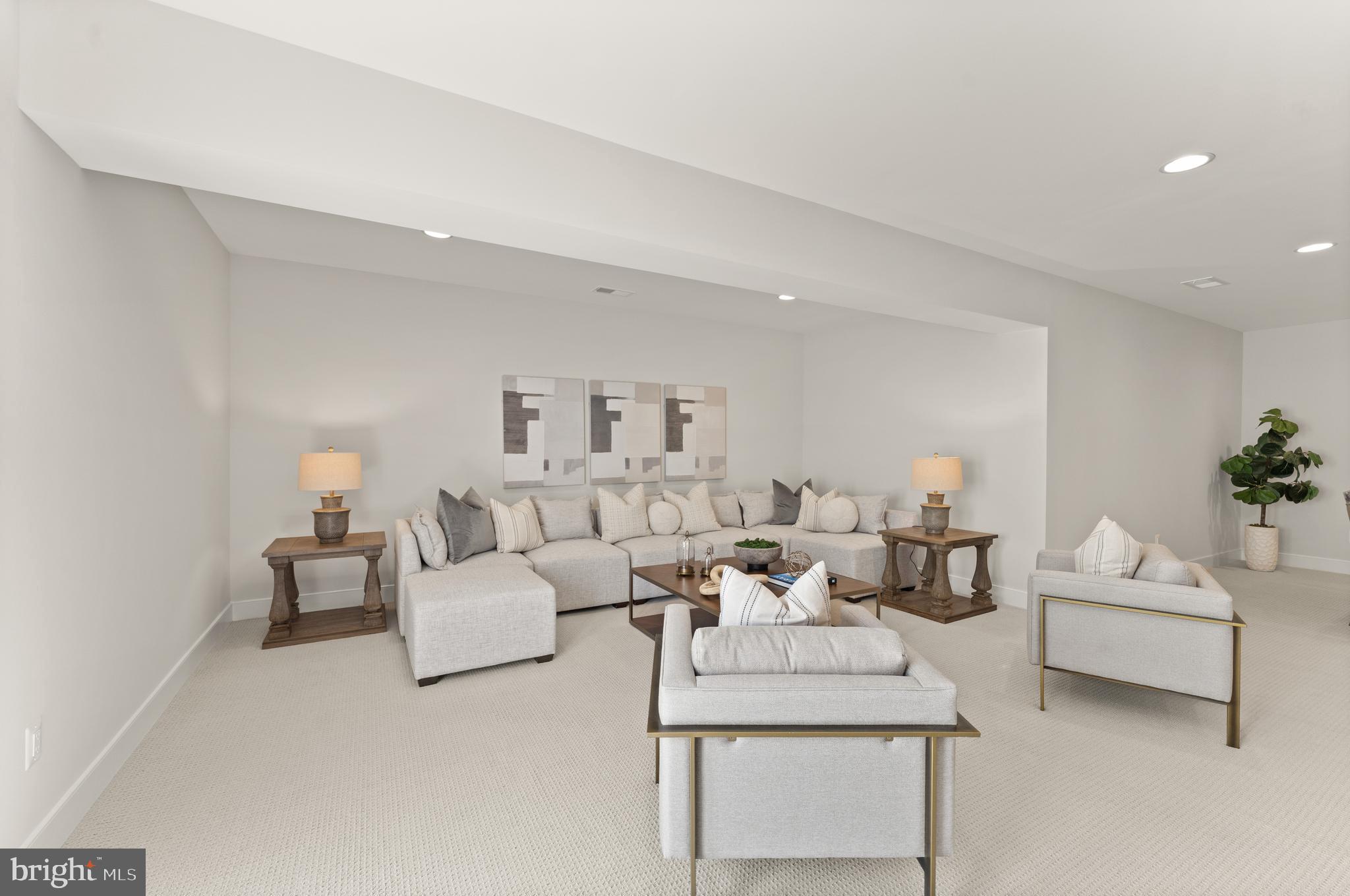 VIENNA WOODS - Residential