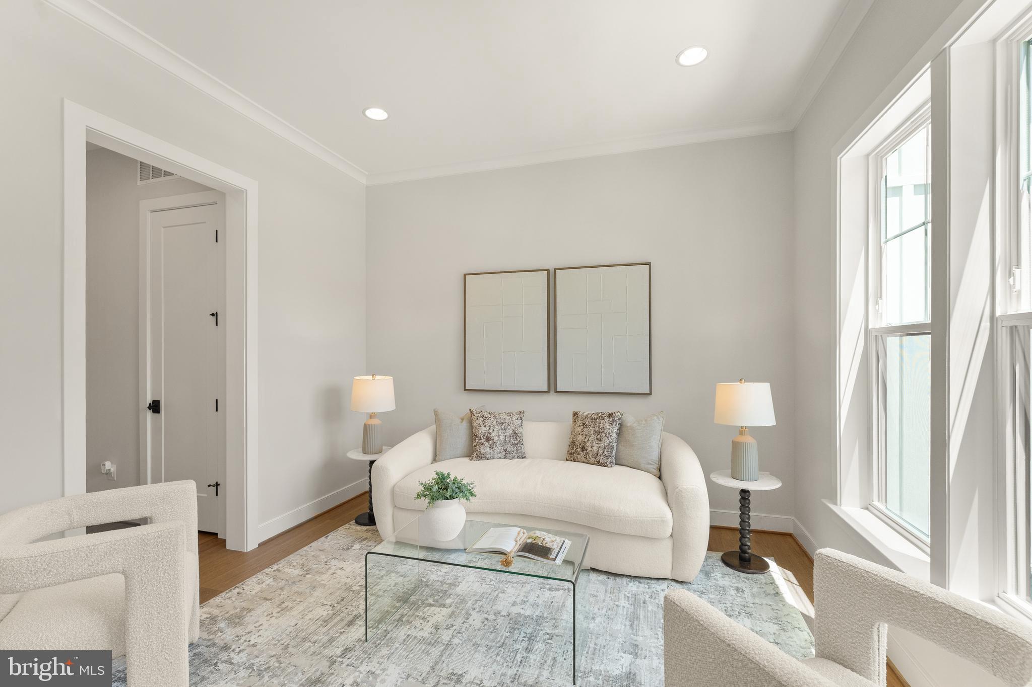 VIENNA WOODS - Residential