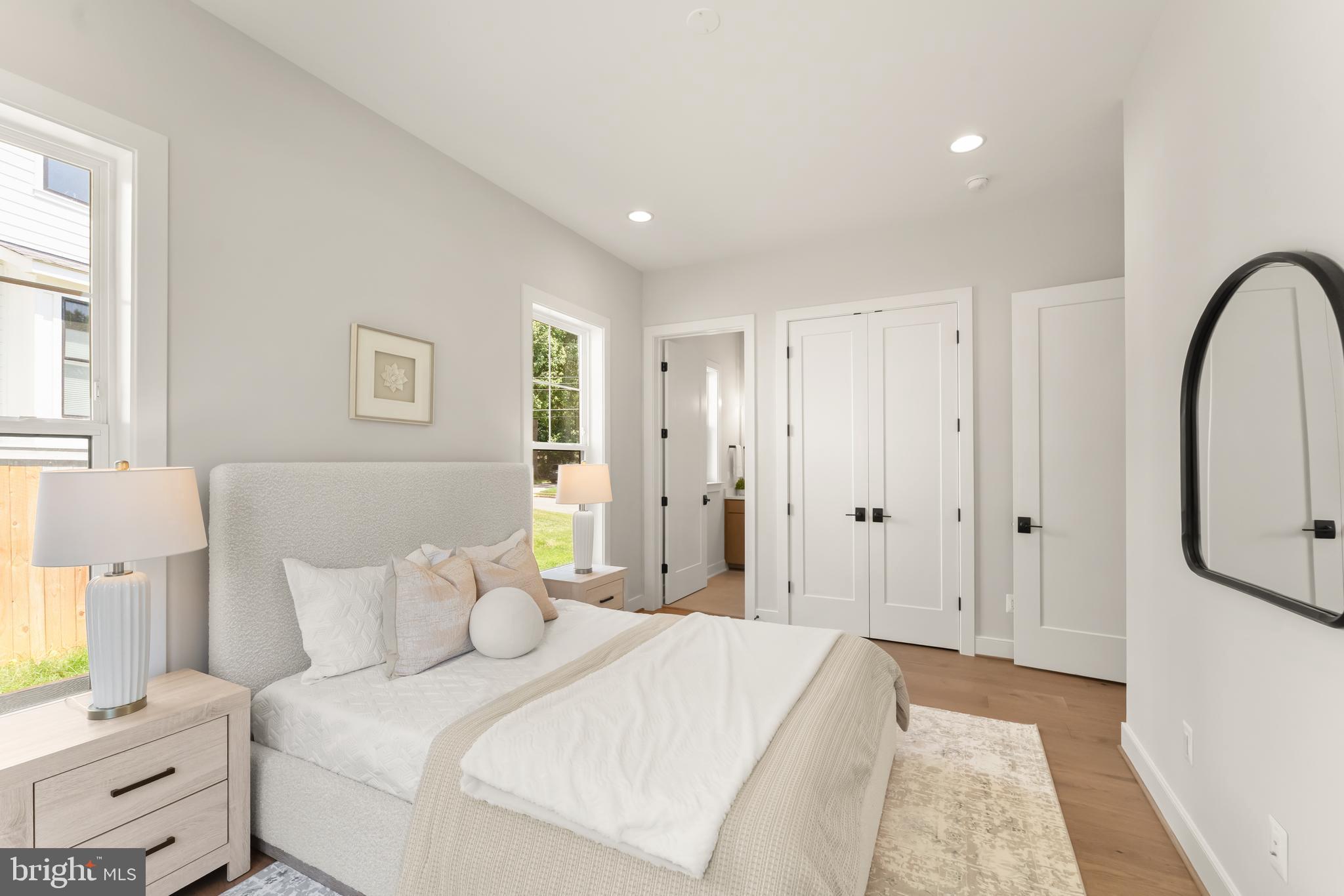 VIENNA WOODS - Residential