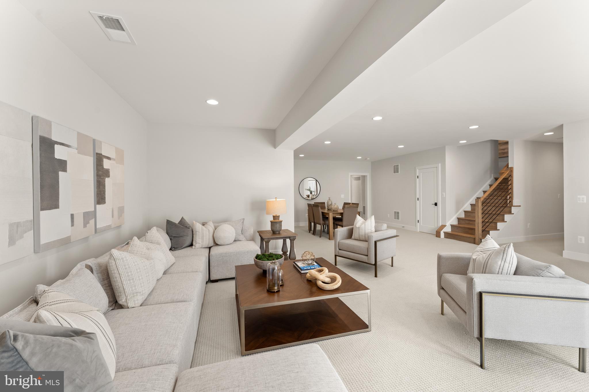 VIENNA WOODS - Residential