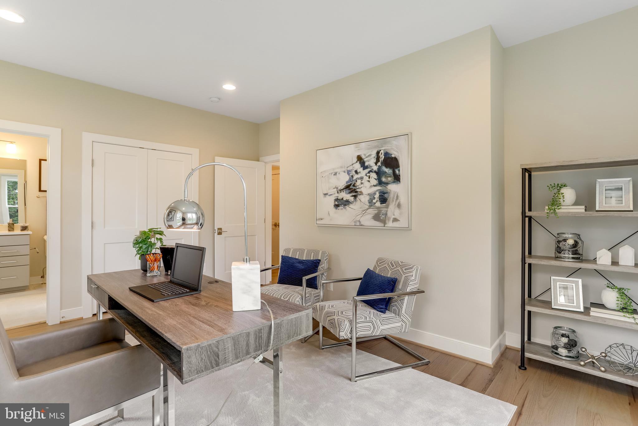 VIENNA WOODS - Residential