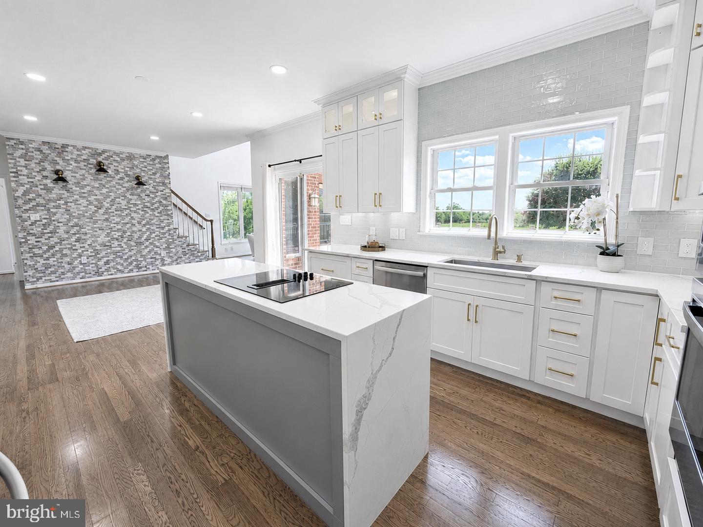 LEE'S CROSSING - Residential