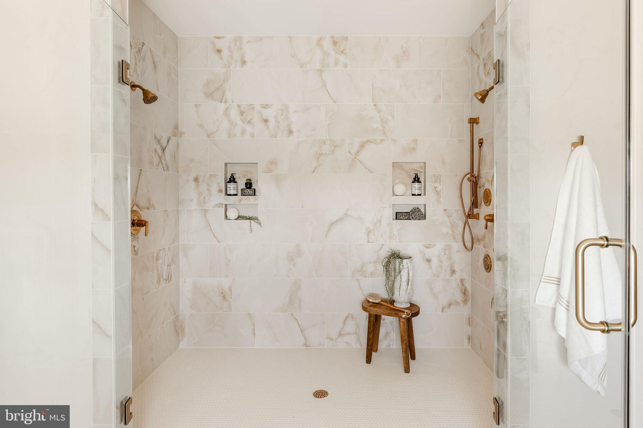 KENSINGTON - Residential