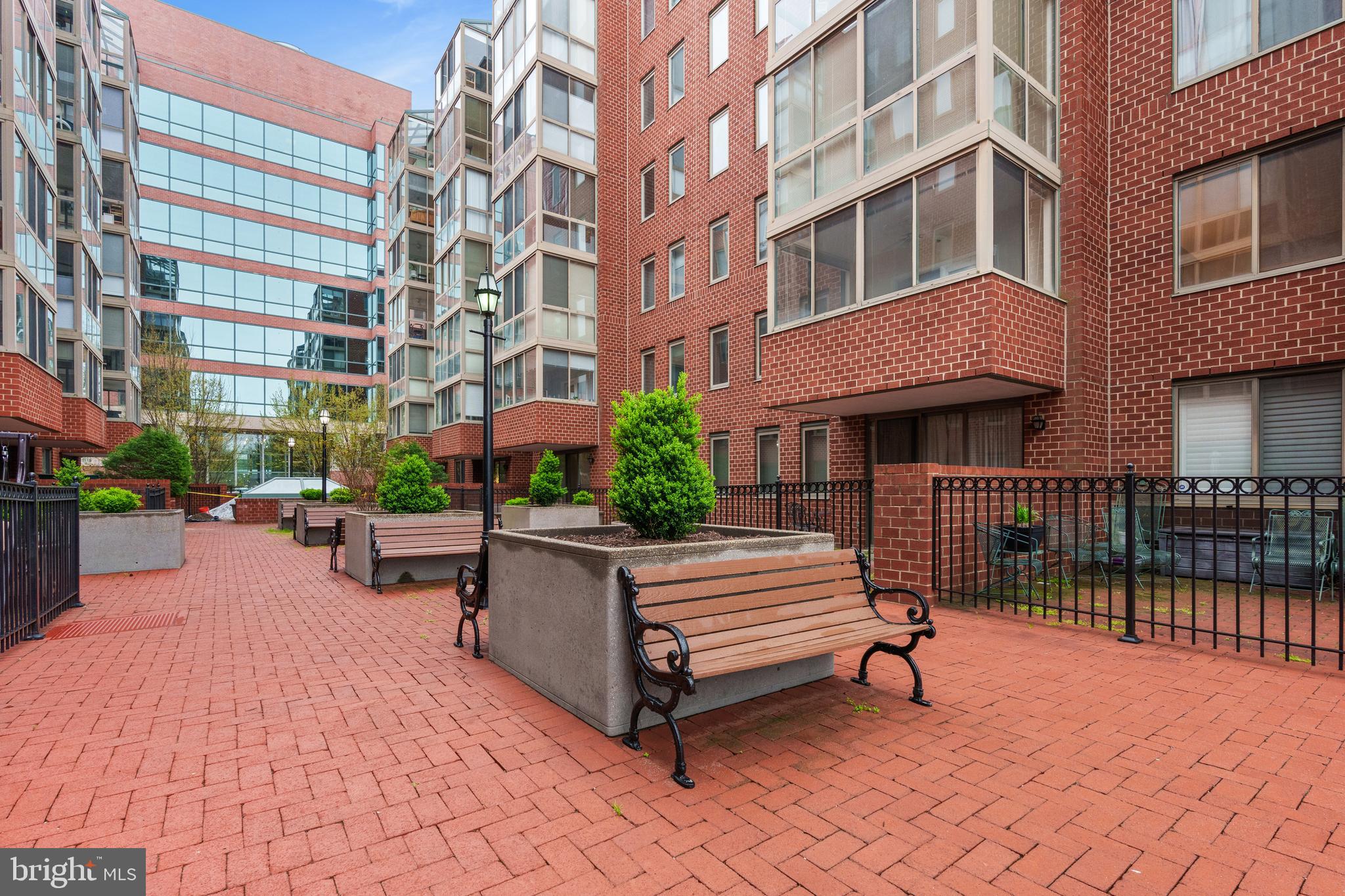 WINDSOR PLAZA - Residential