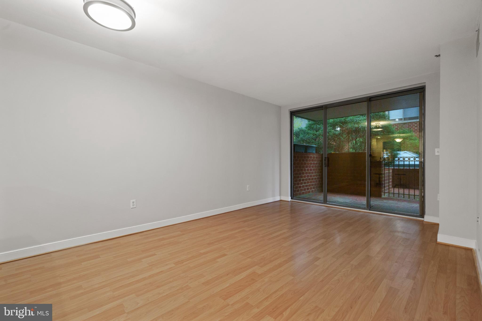 WINDSOR PLAZA - Residential
