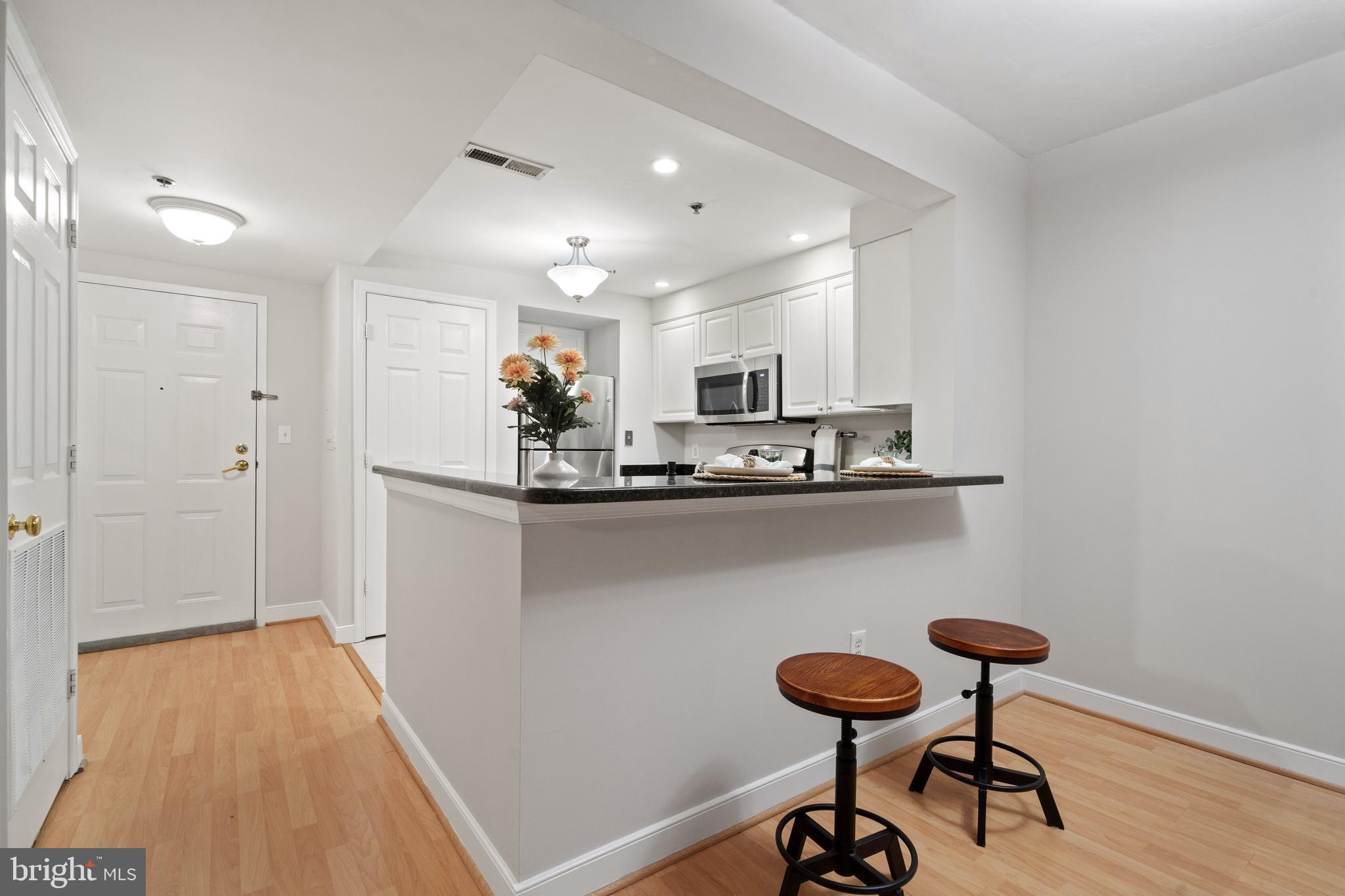 WINDSOR PLAZA - Residential