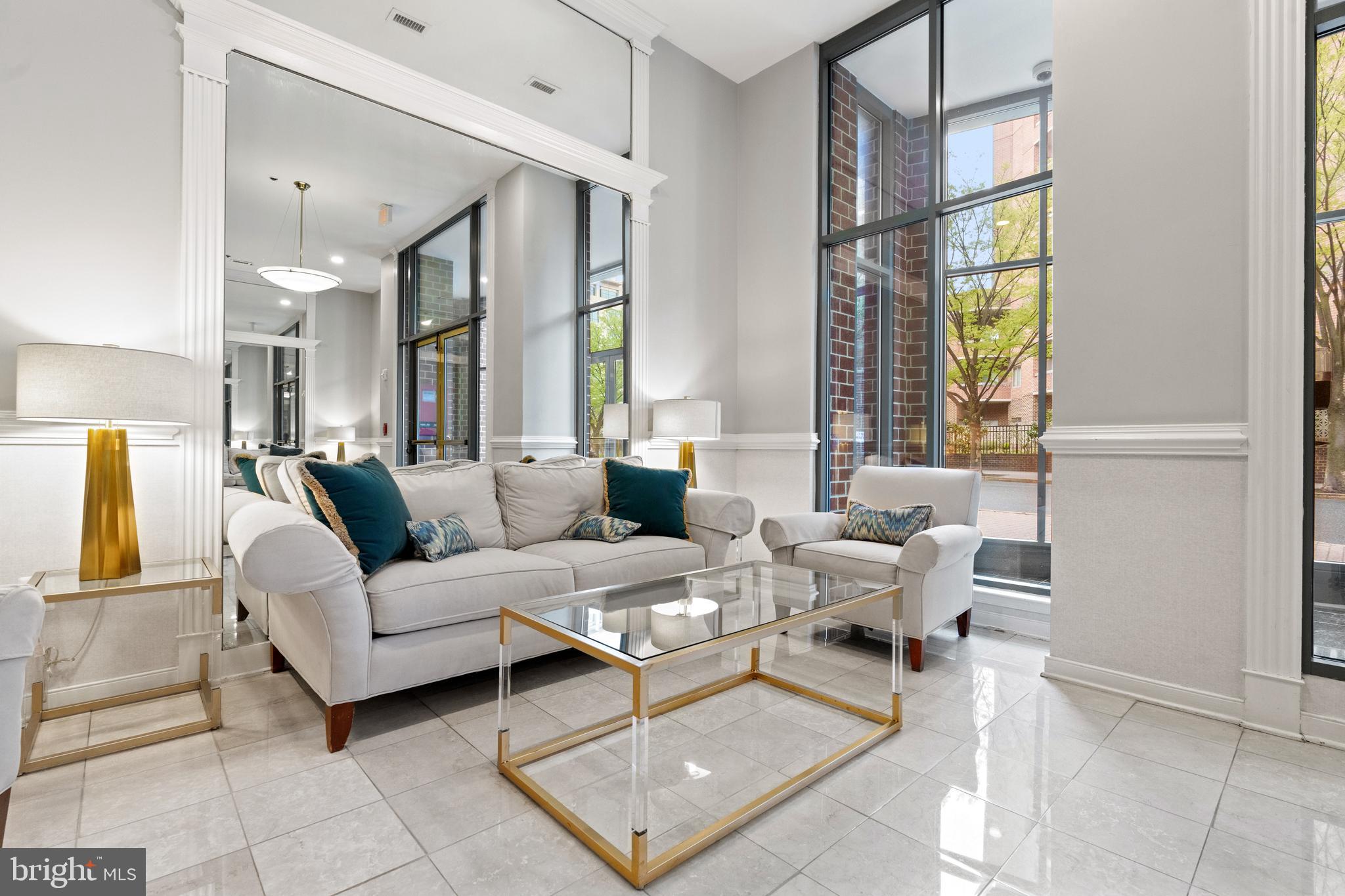 WINDSOR PLAZA - Residential