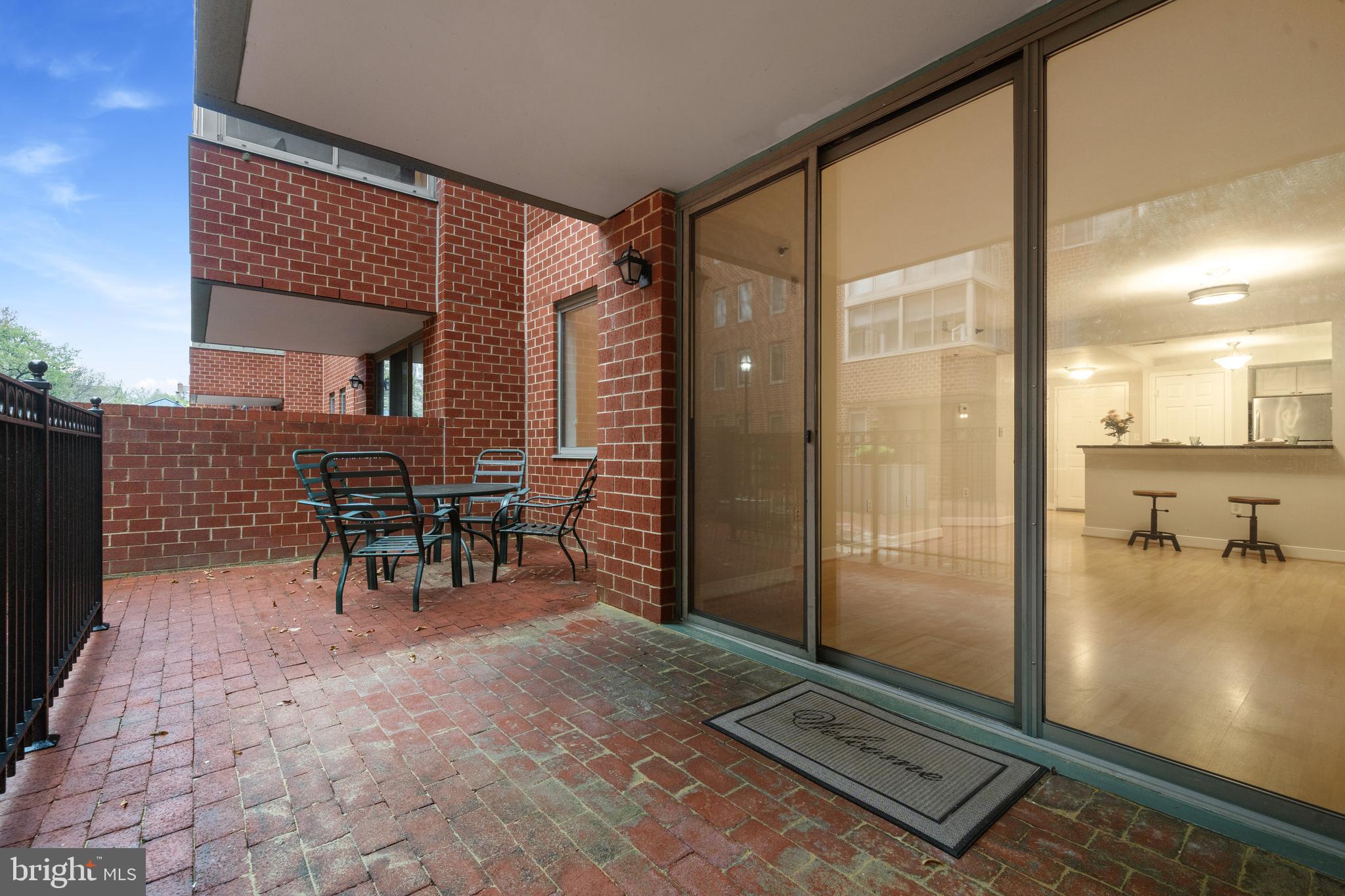 WINDSOR PLAZA - Residential