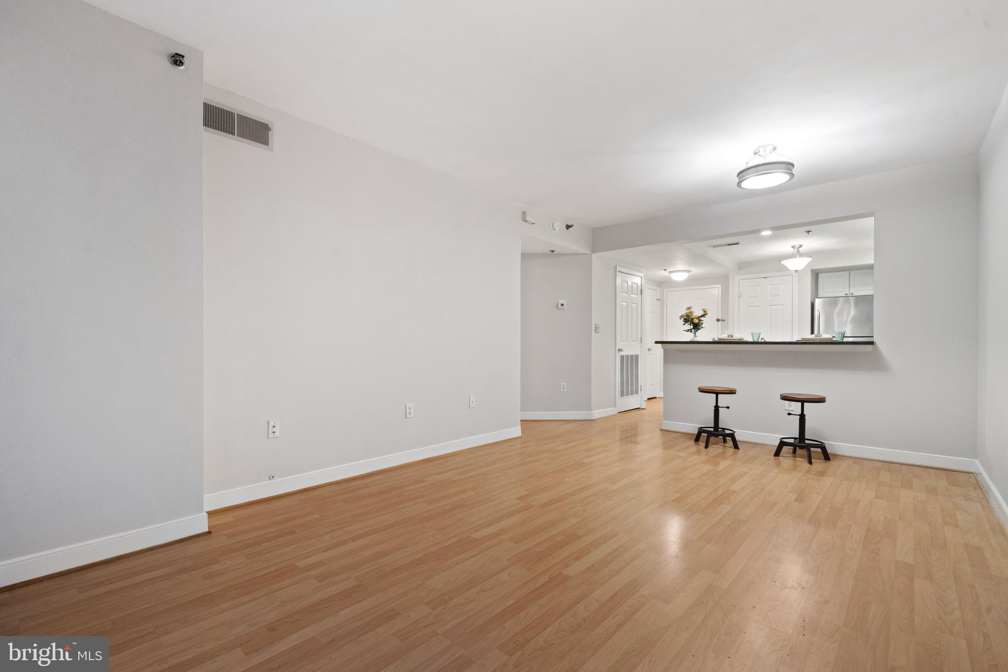 WINDSOR PLAZA - Residential