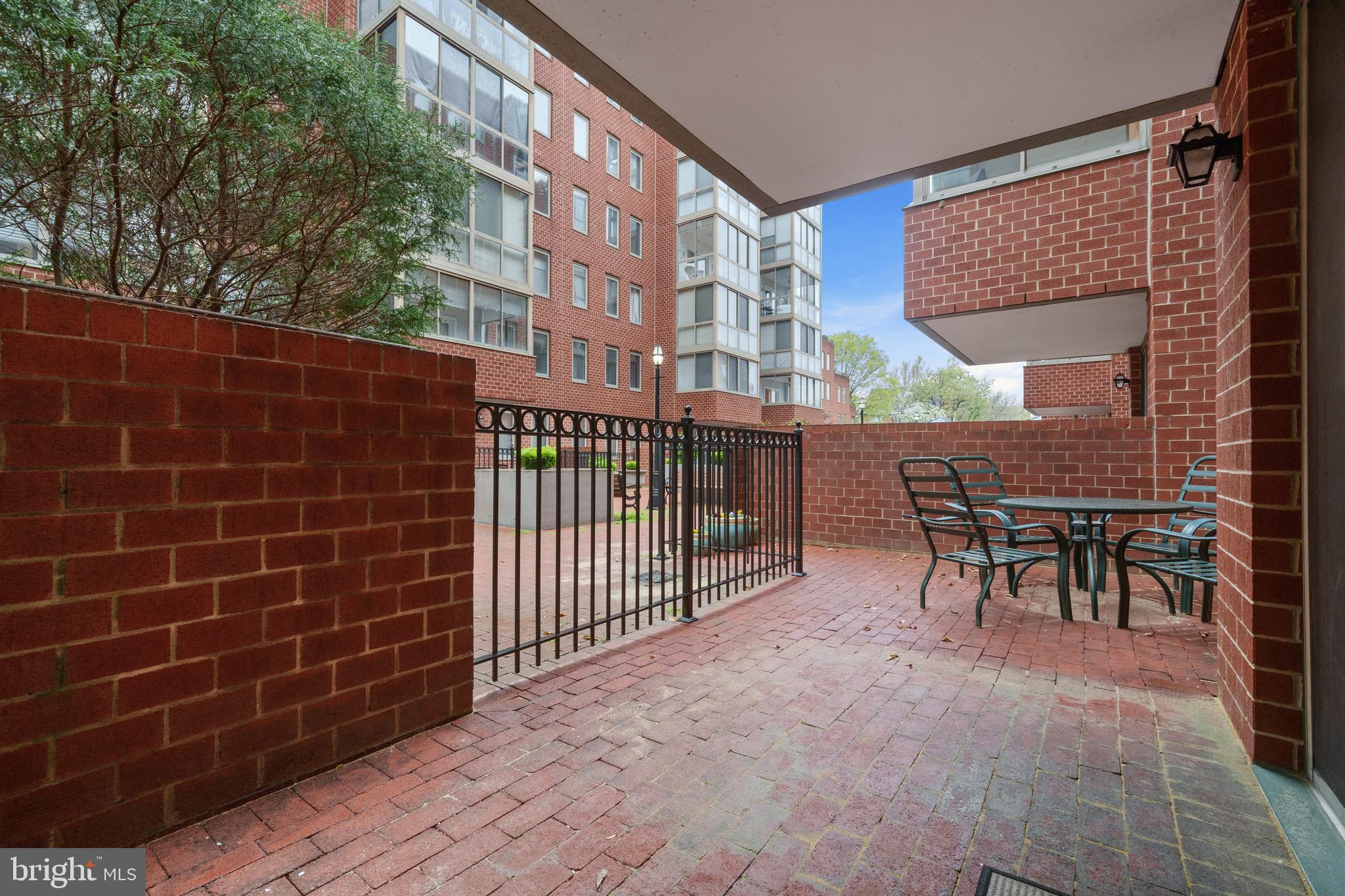 WINDSOR PLAZA - Residential