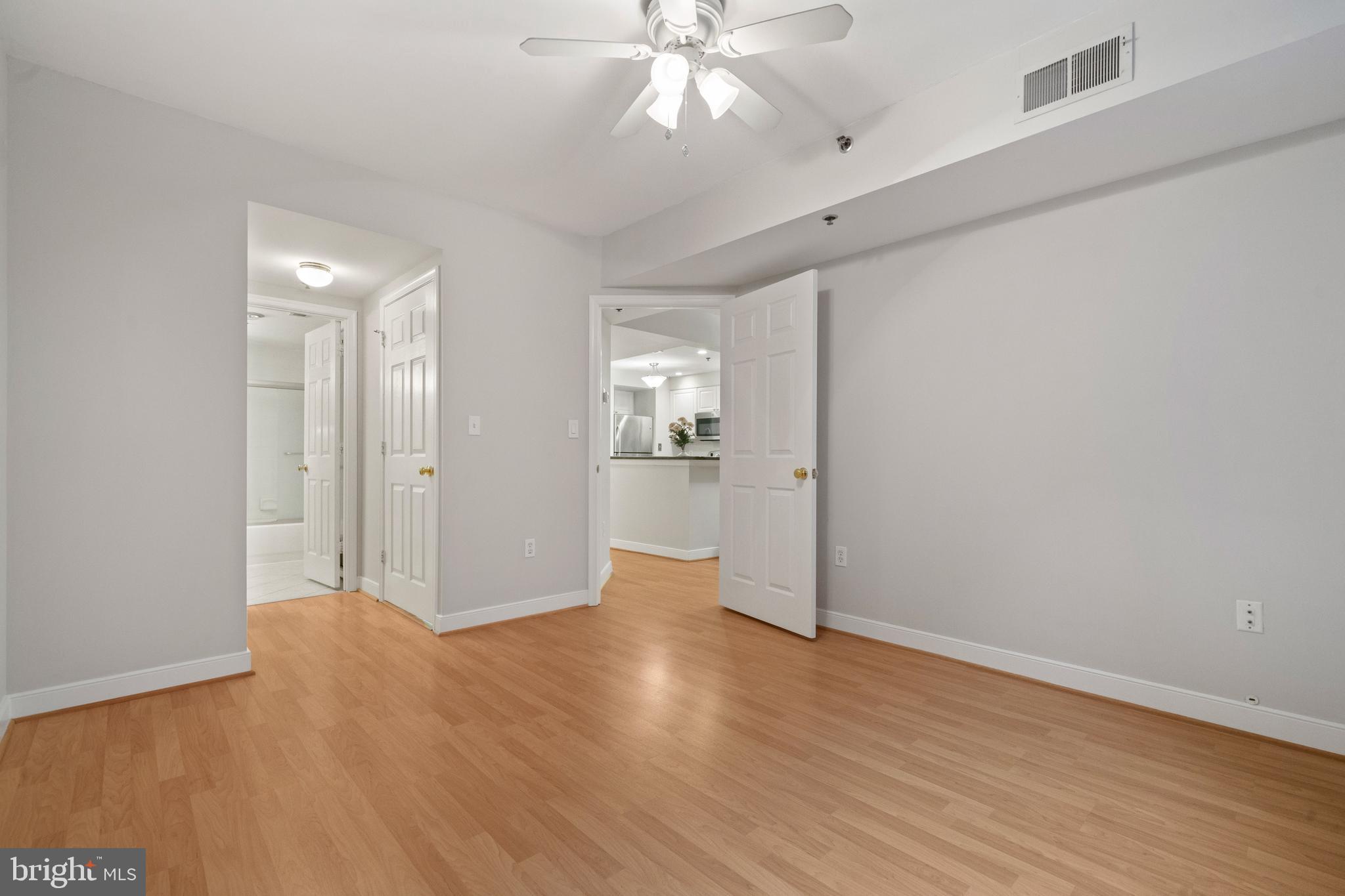 WINDSOR PLAZA - Residential
