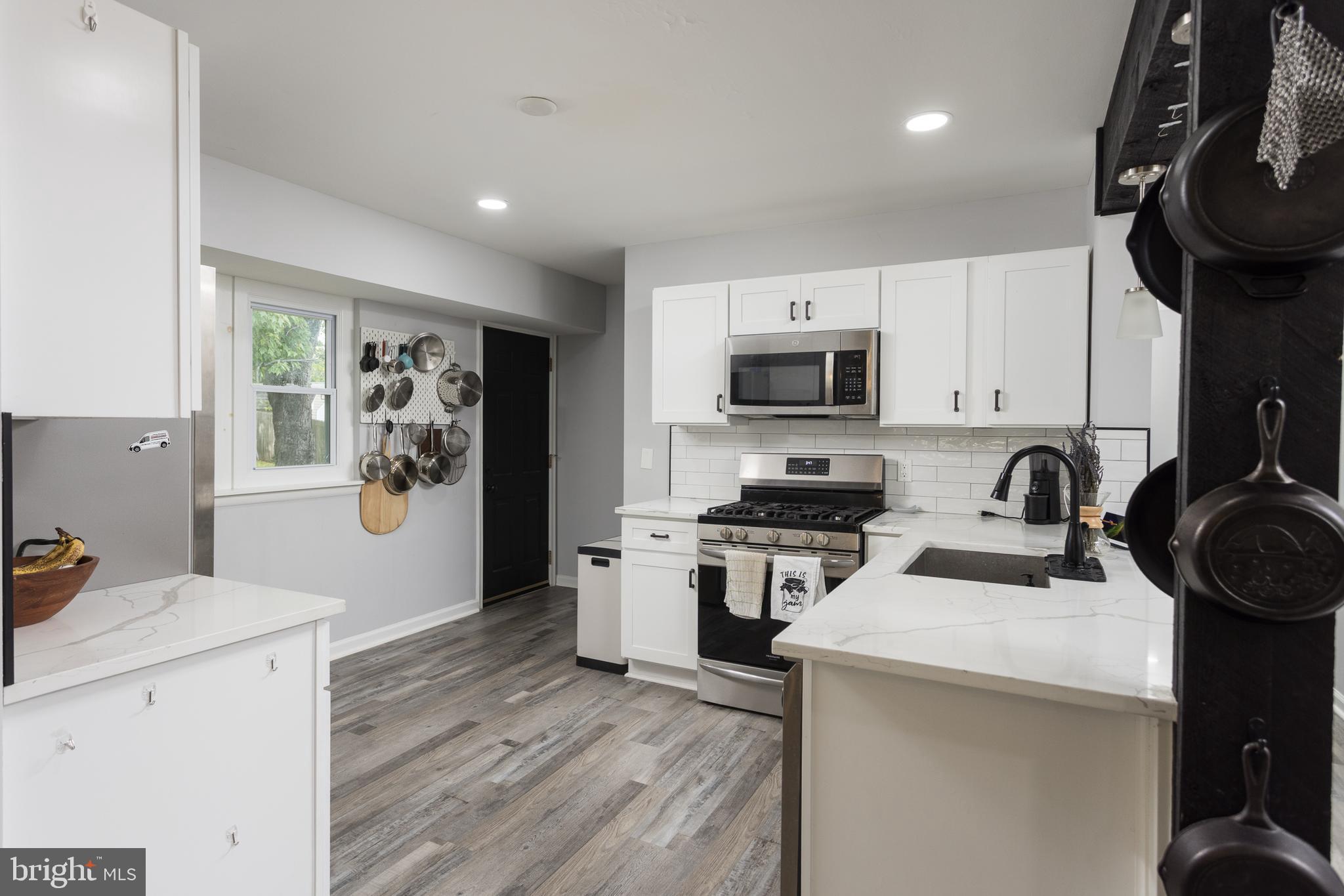 COLONIAL ACRES - Residential