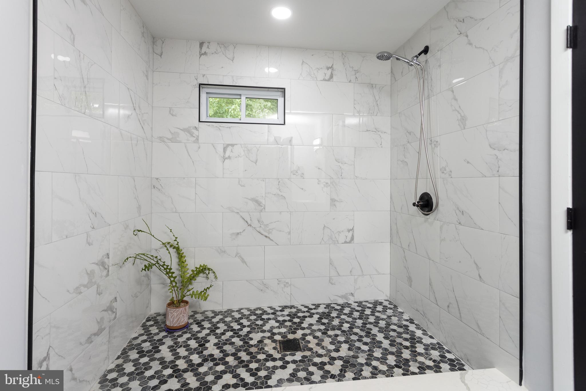 COLONIAL ACRES - Residential