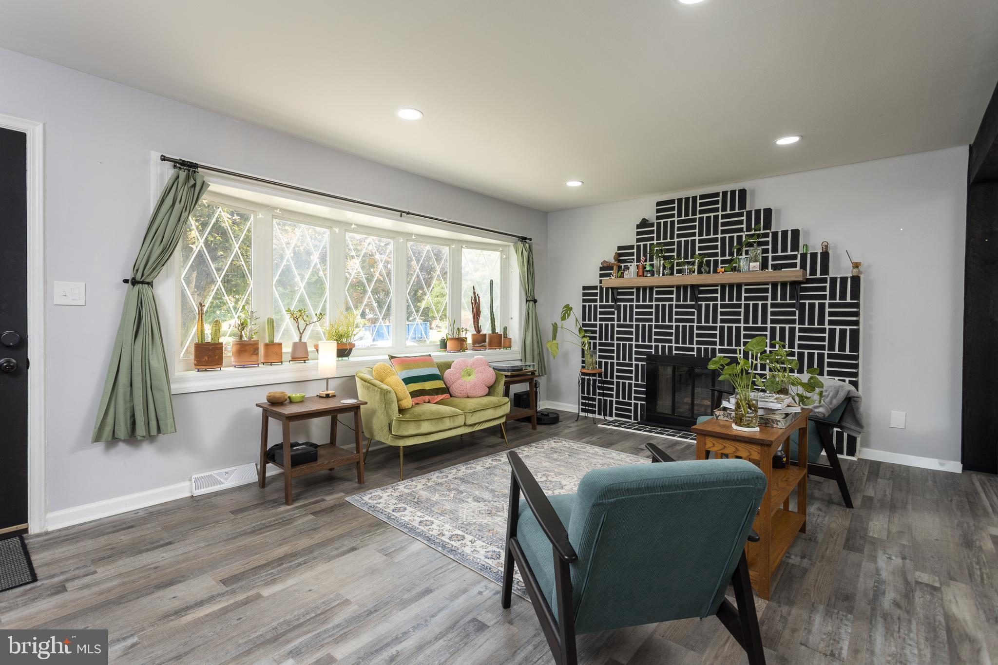 COLONIAL ACRES - Residential