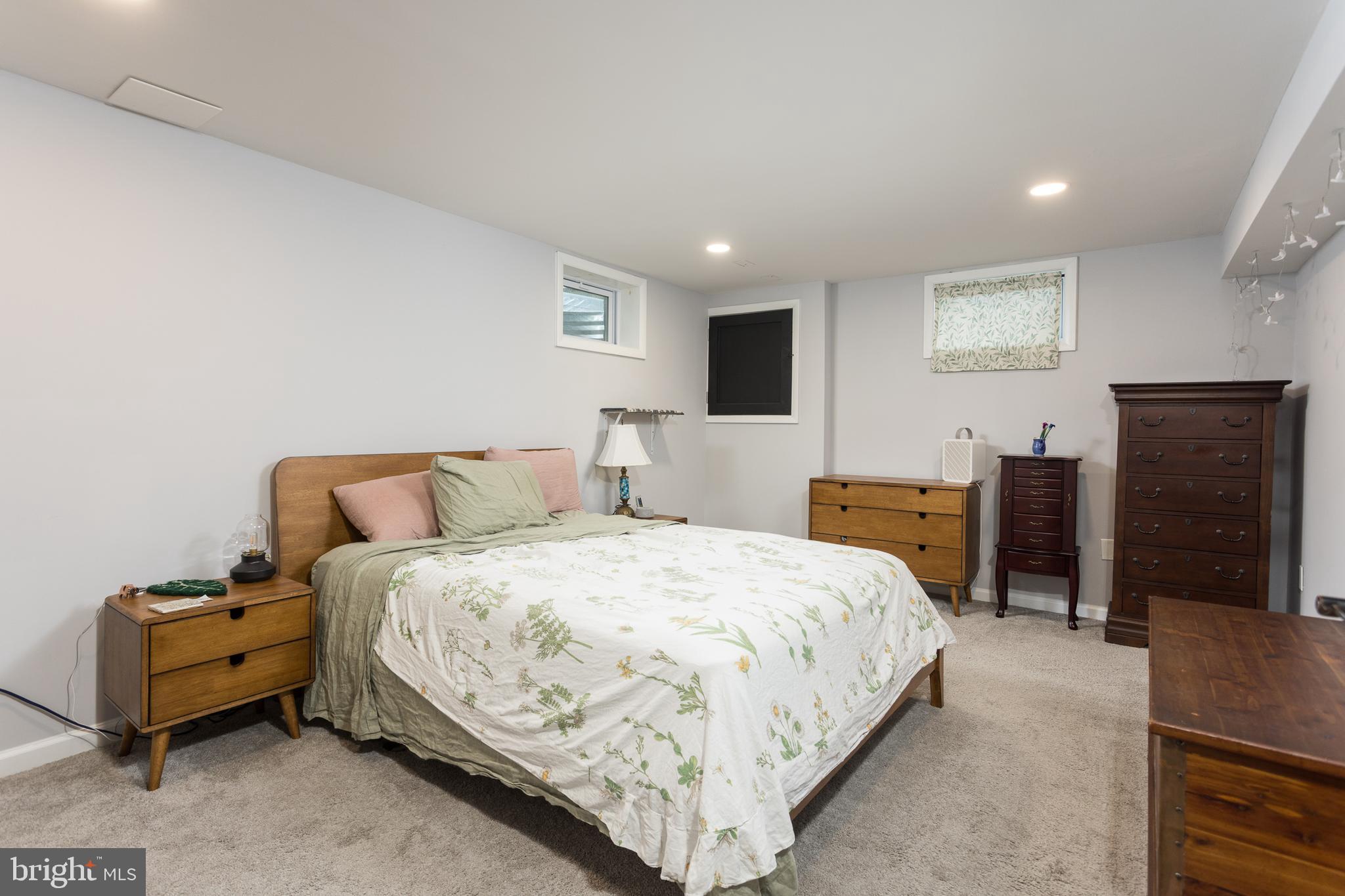 COLONIAL ACRES - Residential