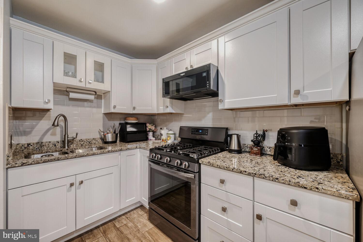 WOODMERE - Residential