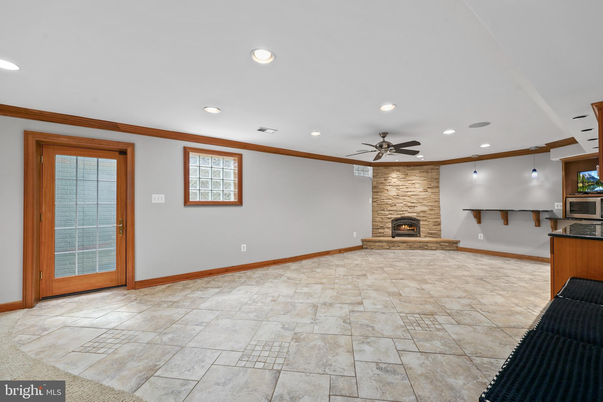 POTOMAC LAKES - Residential