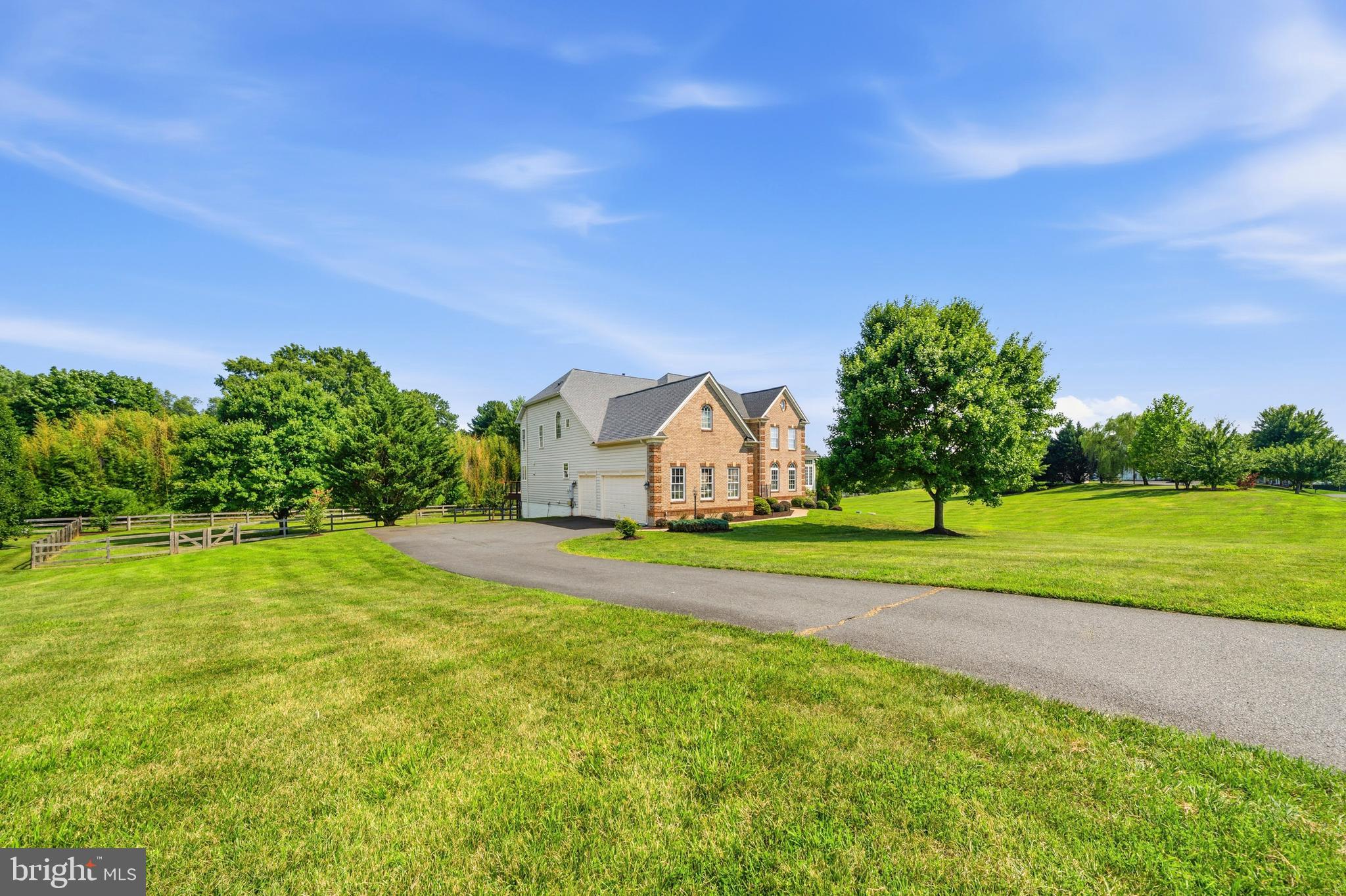 HOLLY RIDGE AT LAWNVALE - Residential
