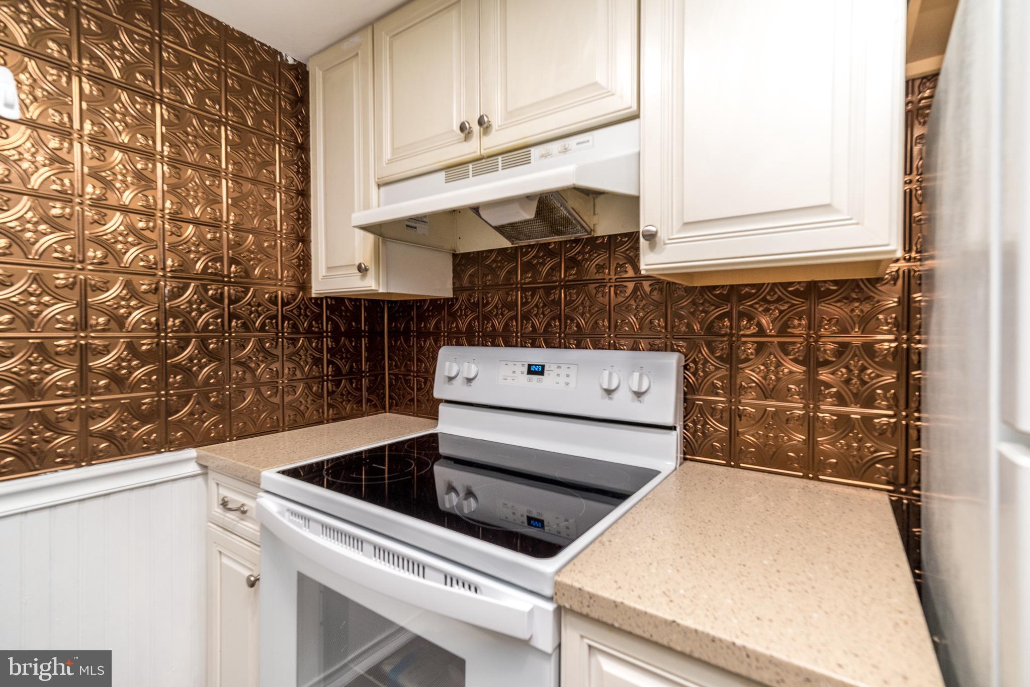 CHATHAM VIL OF TOW - Residential Lease