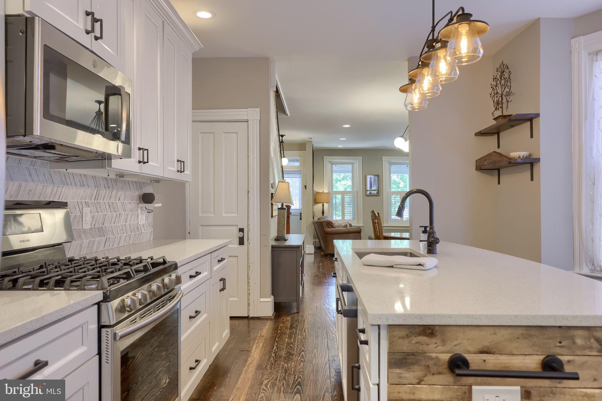 CHESTNUT HILL - Residential