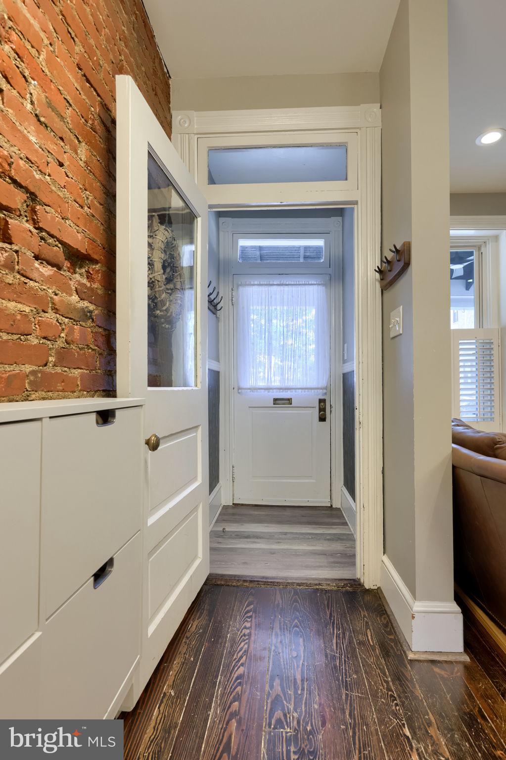 CHESTNUT HILL - Residential