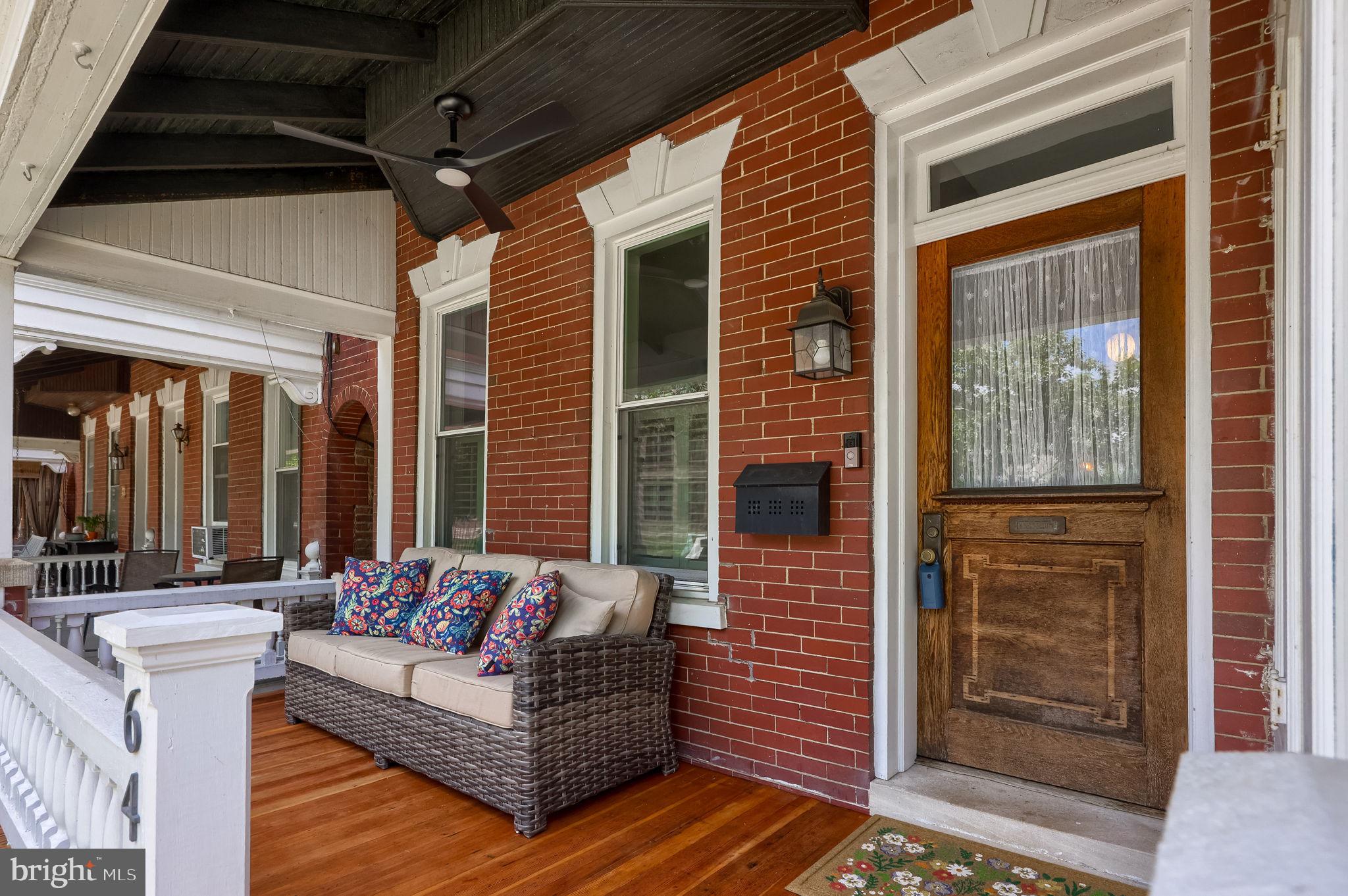 CHESTNUT HILL - Residential