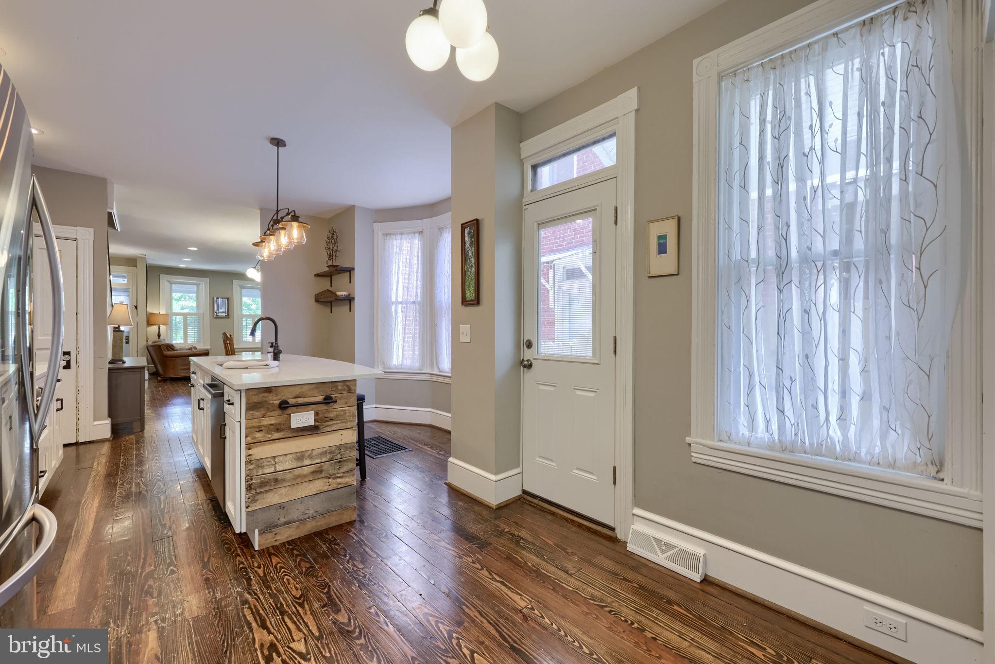 CHESTNUT HILL - Residential