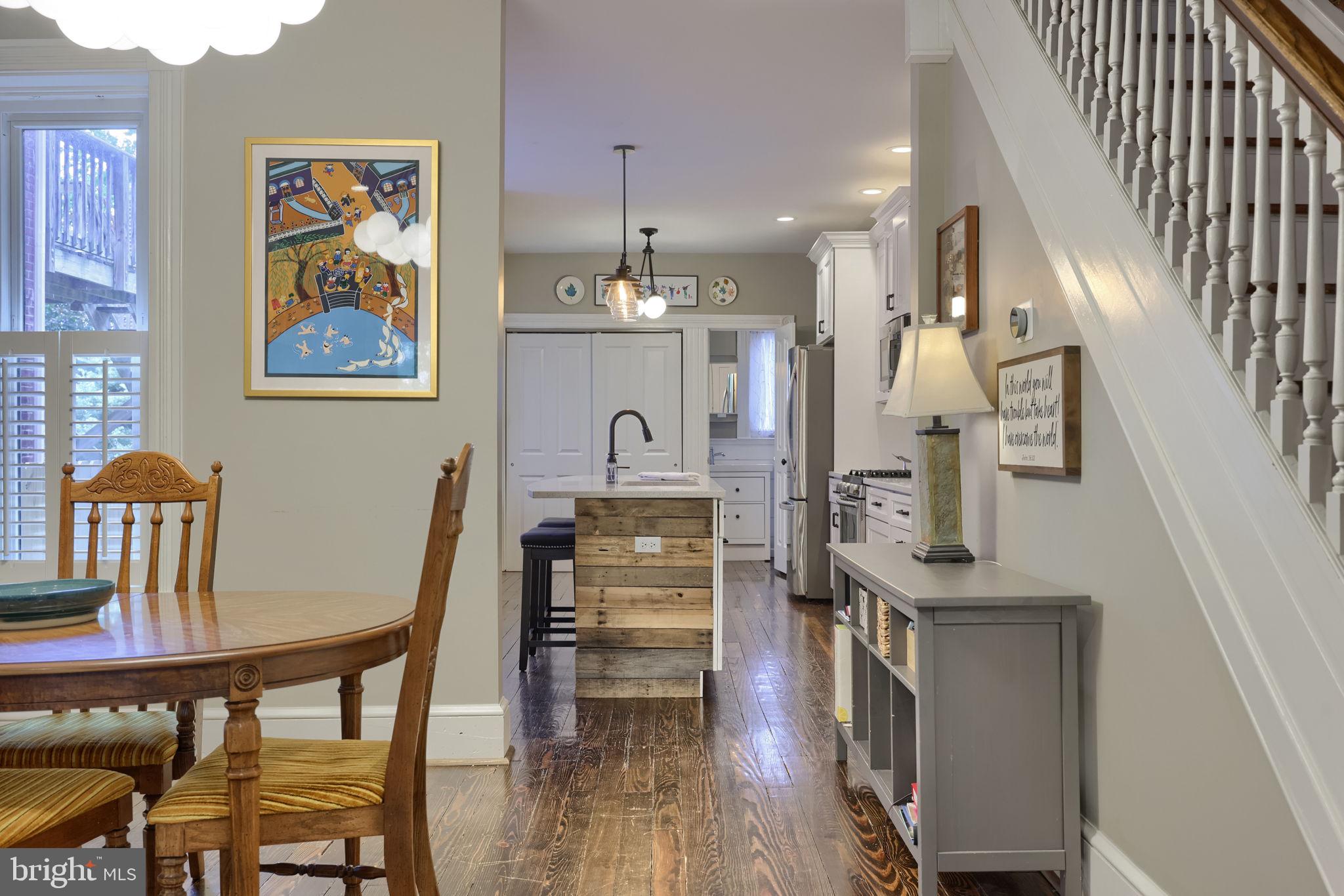 CHESTNUT HILL - Residential