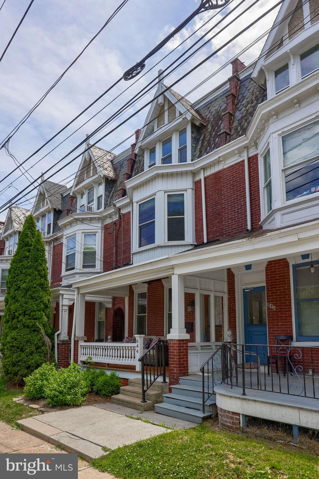 CHESTNUT HILL - Residential