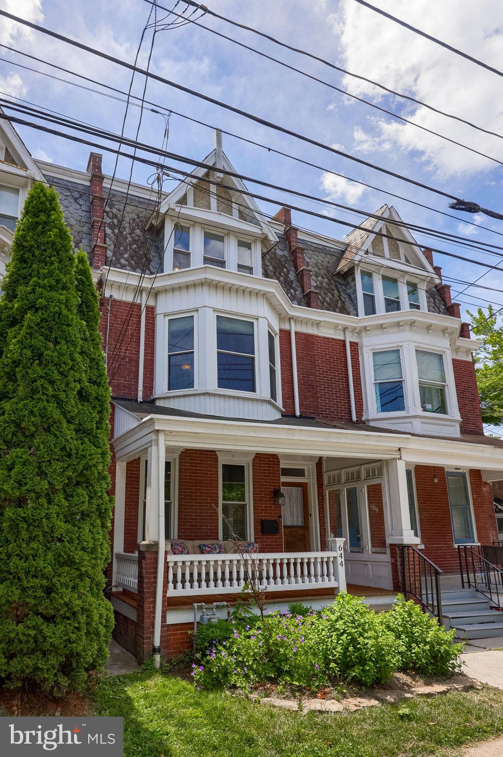CHESTNUT HILL - Residential