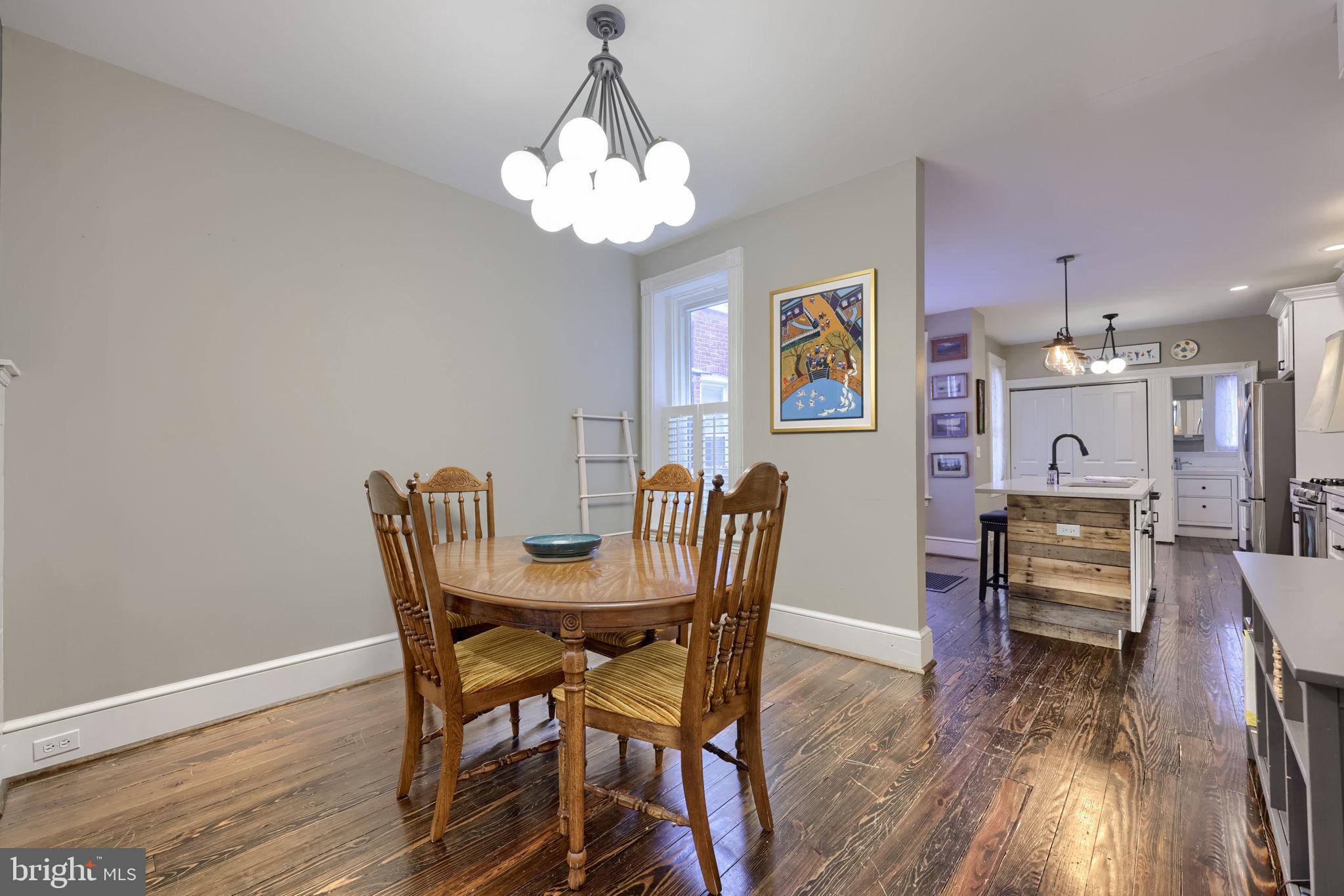 CHESTNUT HILL - Residential