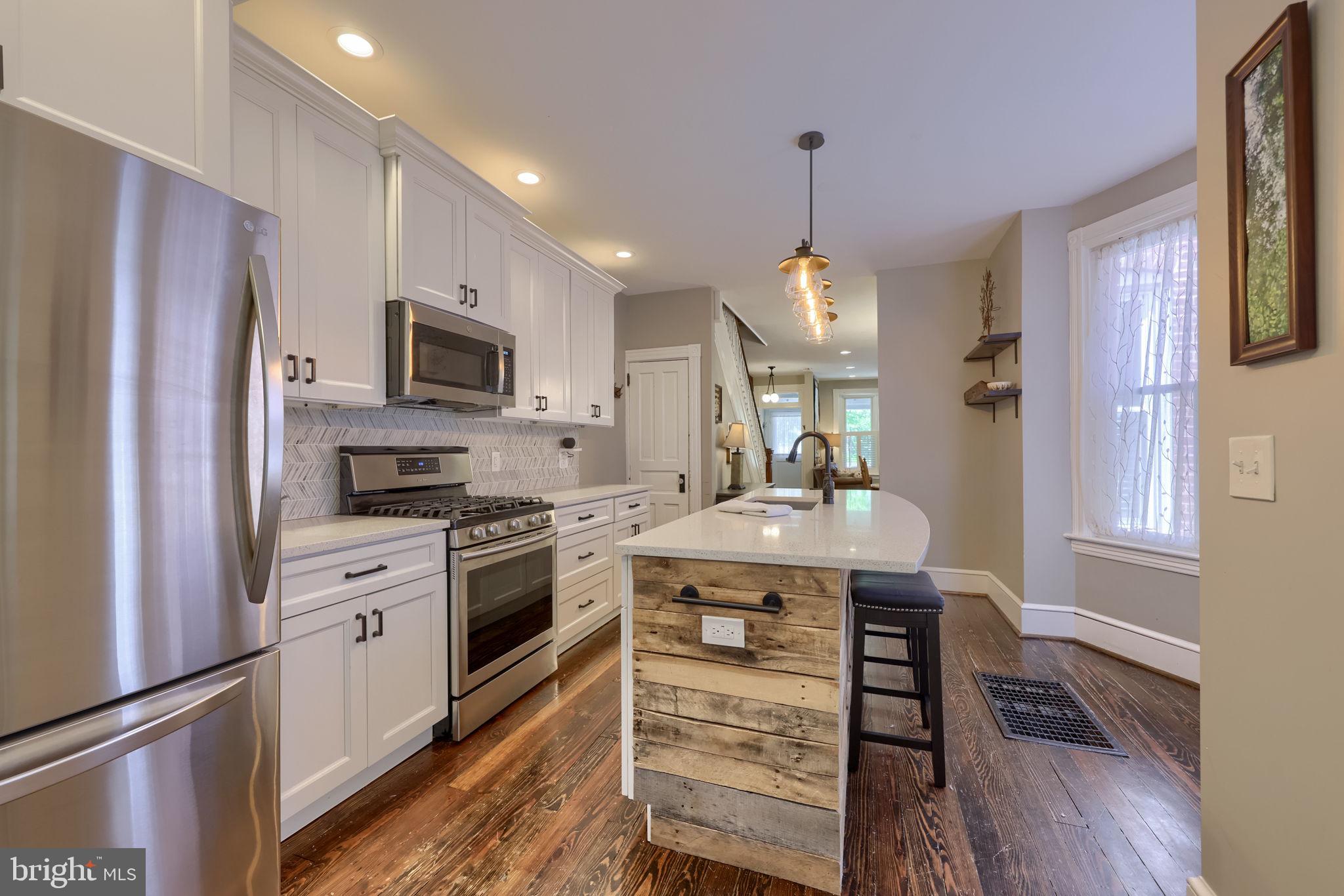 CHESTNUT HILL - Residential