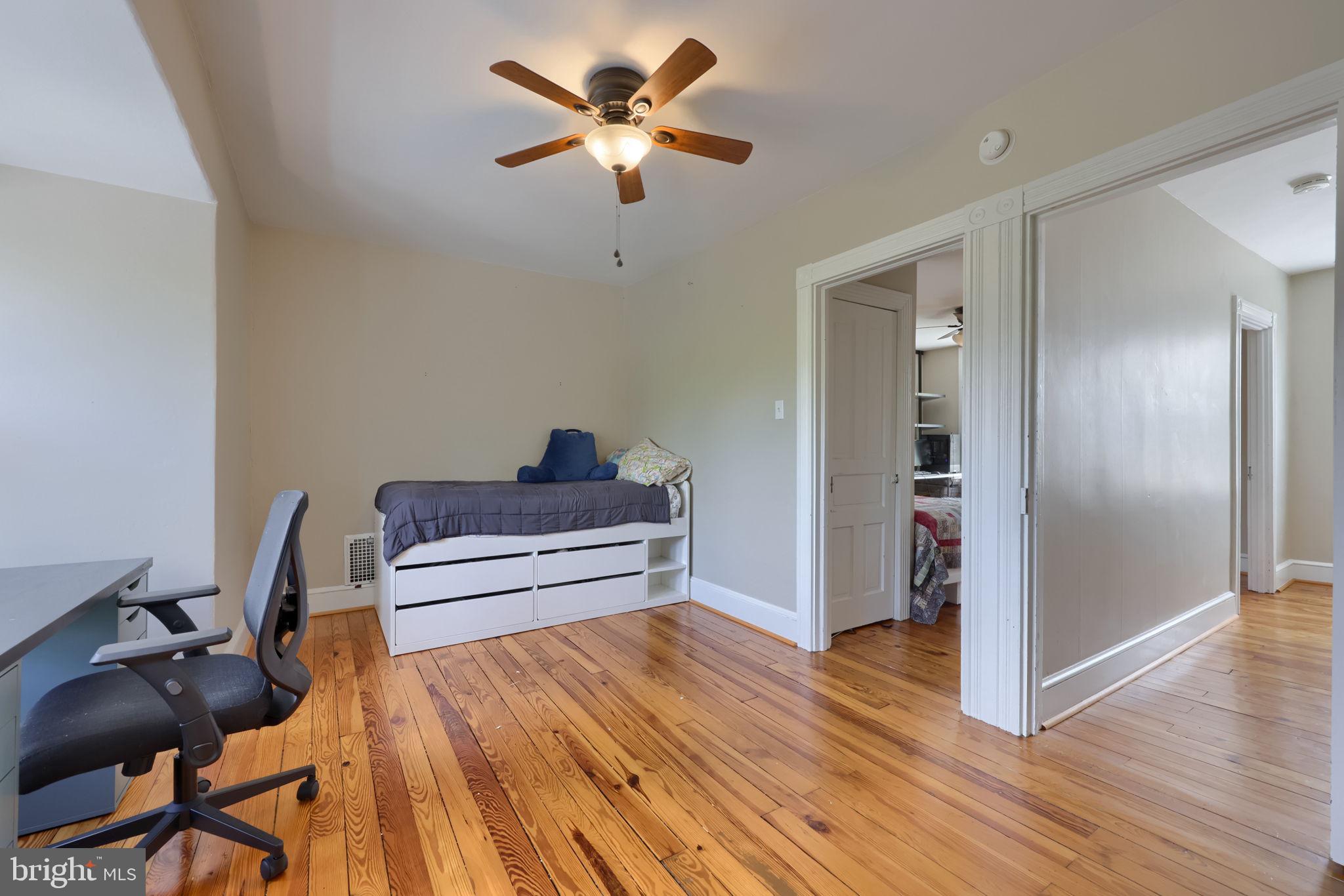 CHESTNUT HILL - Residential