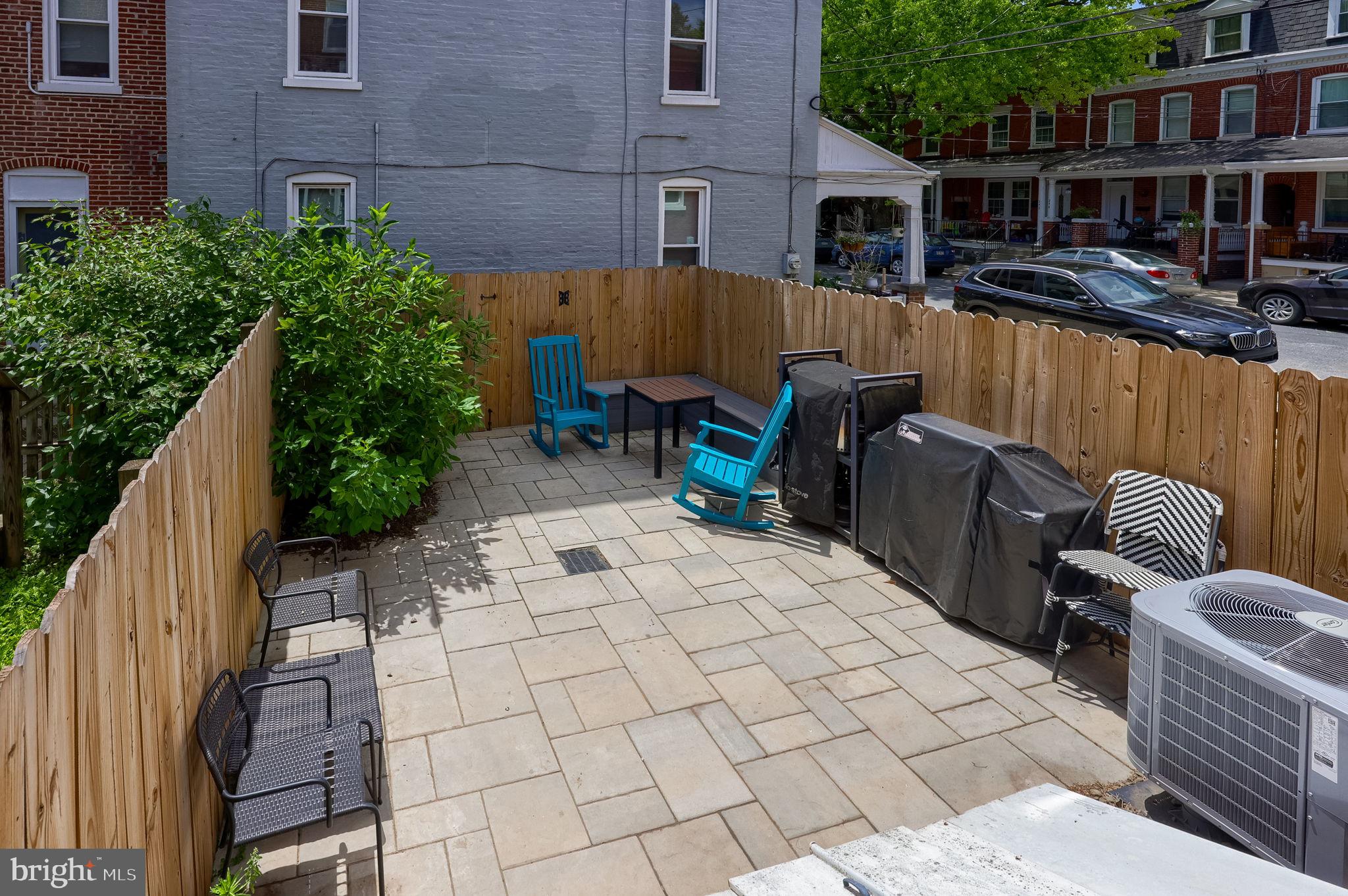 CHESTNUT HILL - Residential