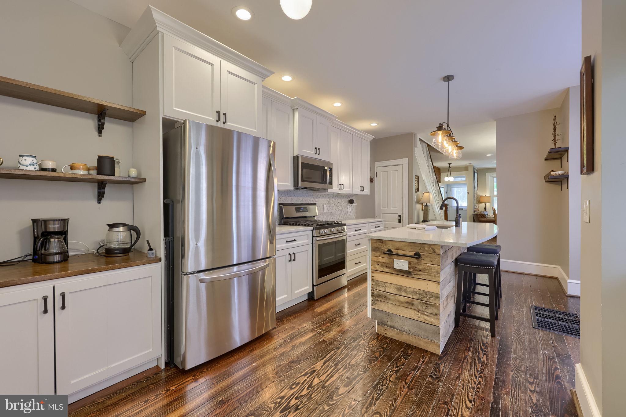 CHESTNUT HILL - Residential
