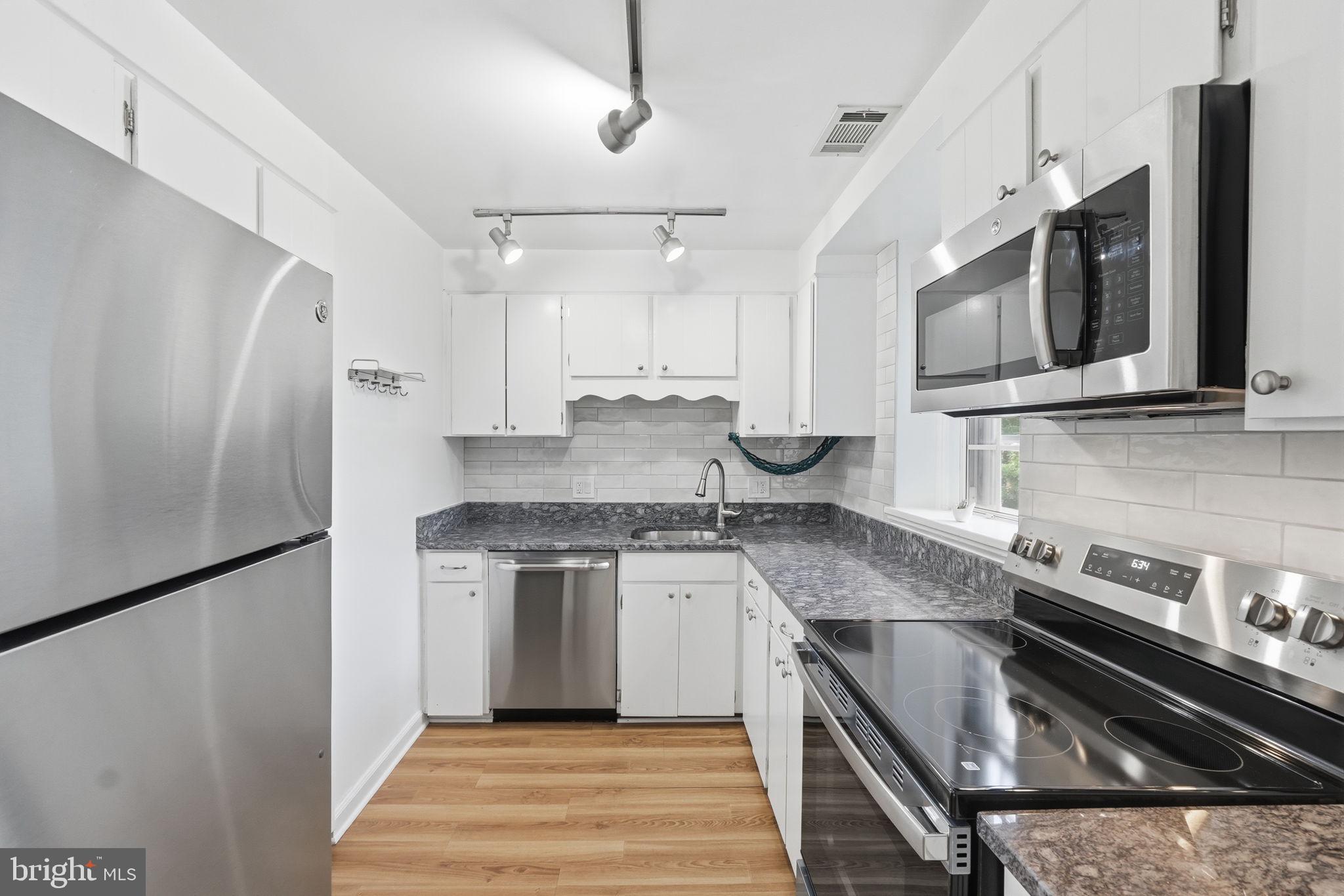 FAIRLINGTON VILLAGES - Residential