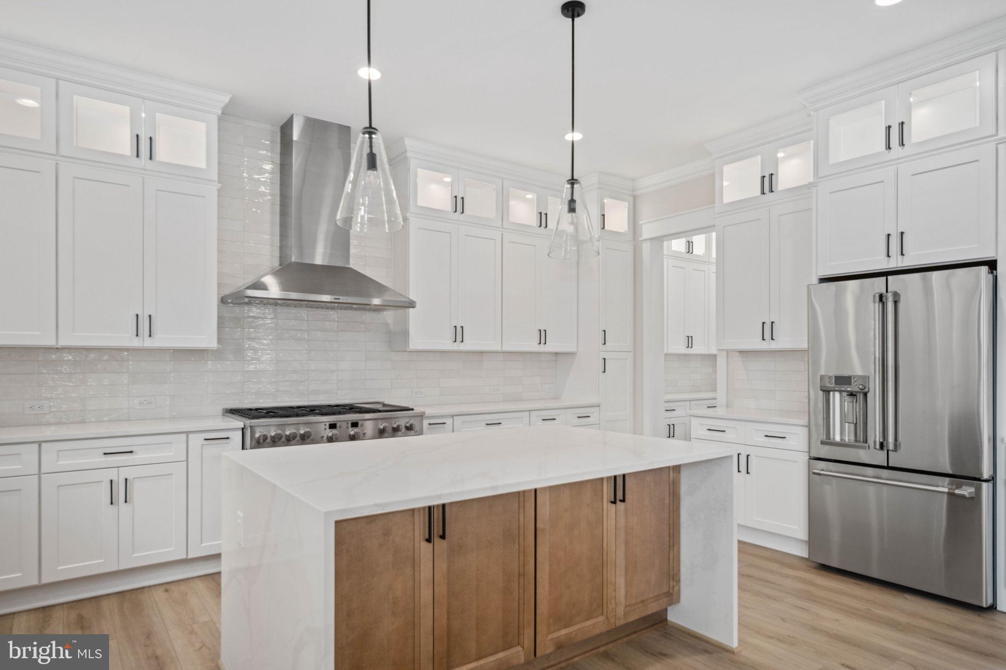 PIMMIT HILLS - Residential