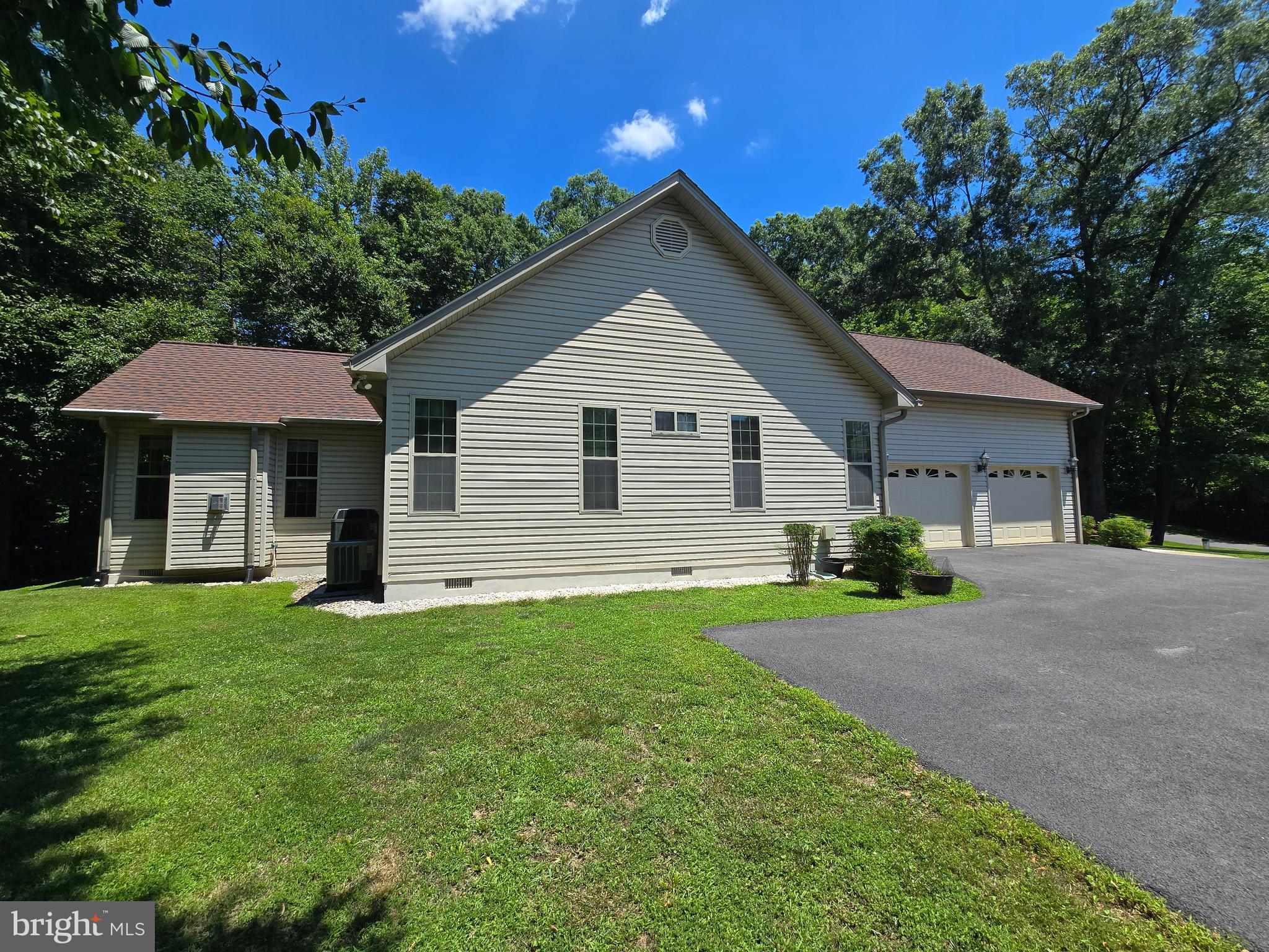 JAMESTOWNE ESTATES - Residential