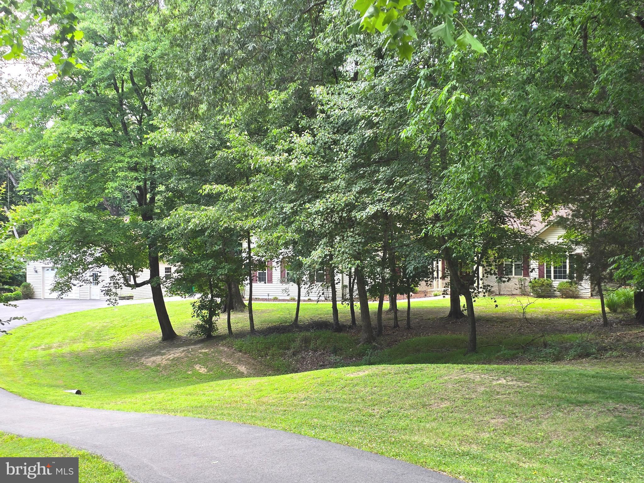 JAMESTOWNE ESTATES - Residential