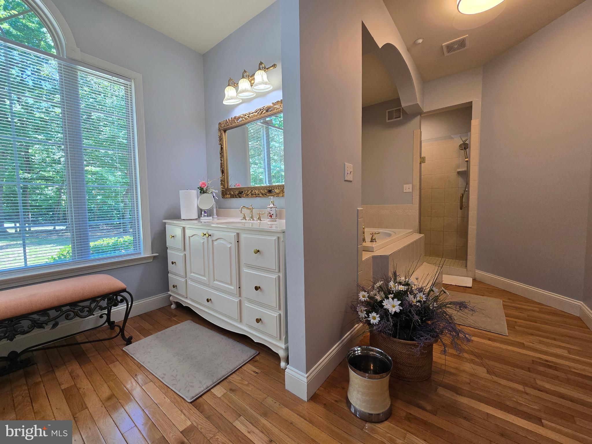 JAMESTOWNE ESTATES - Residential