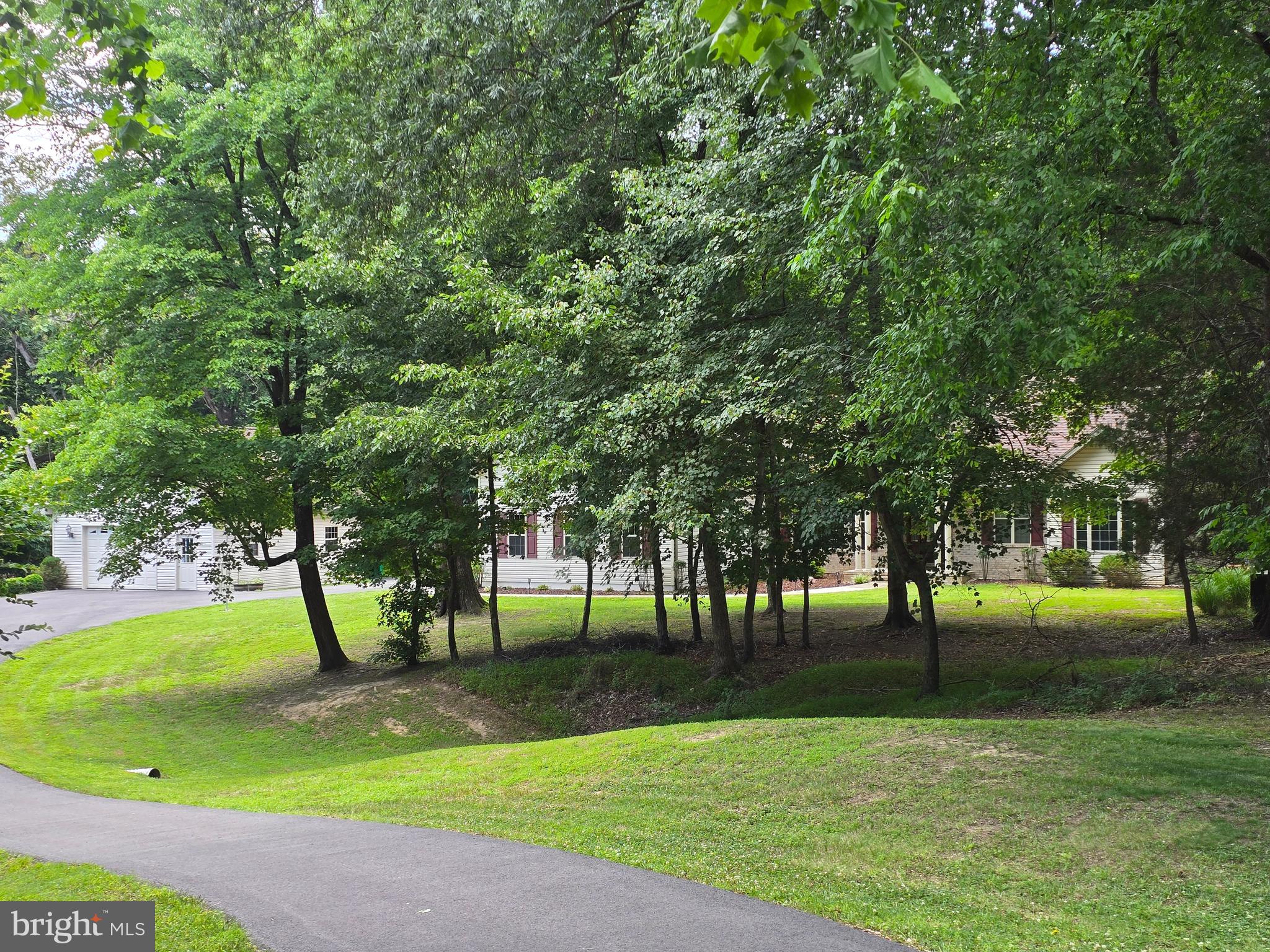 JAMESTOWNE ESTATES - Residential