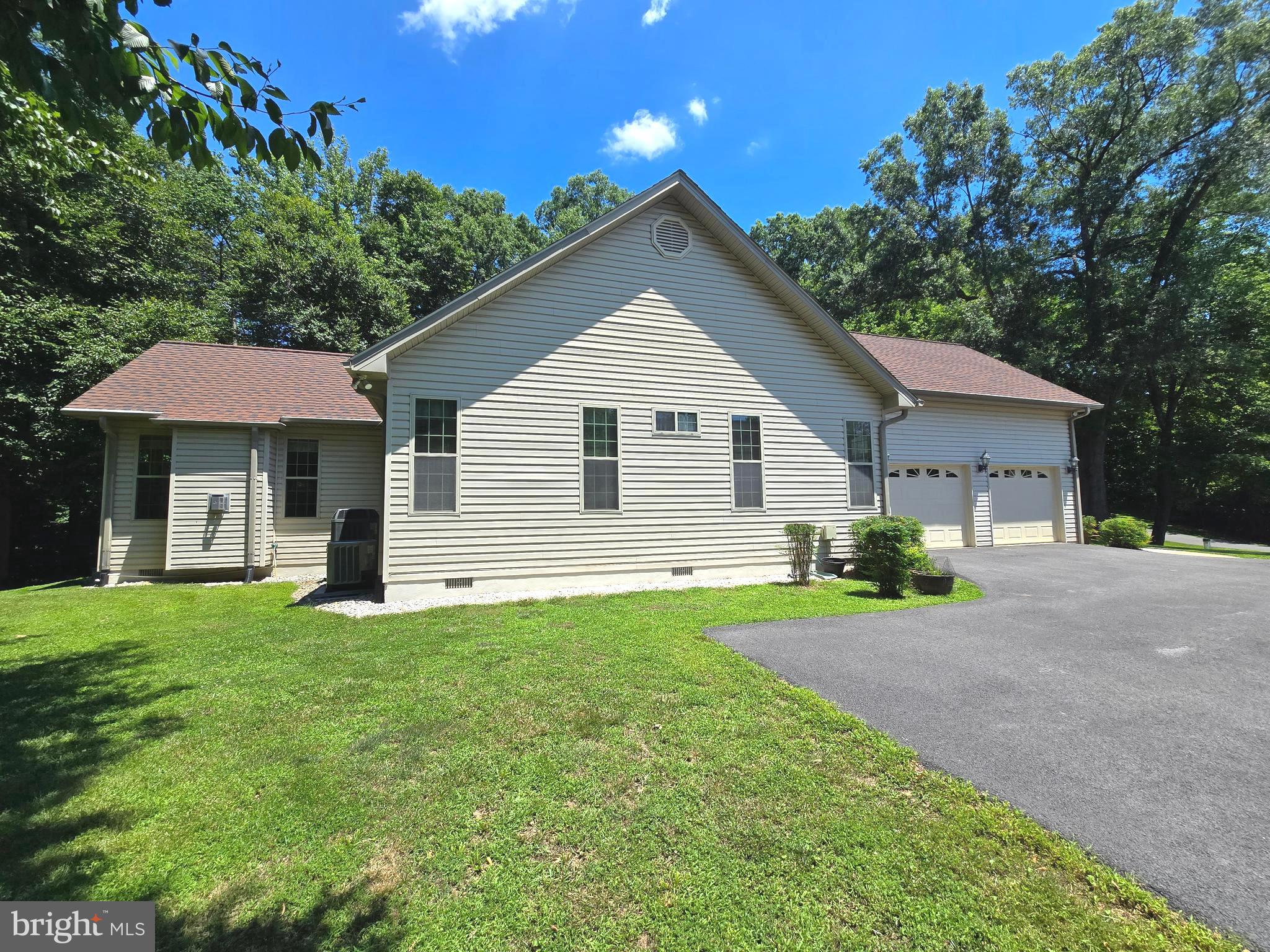 JAMESTOWNE ESTATES - Residential