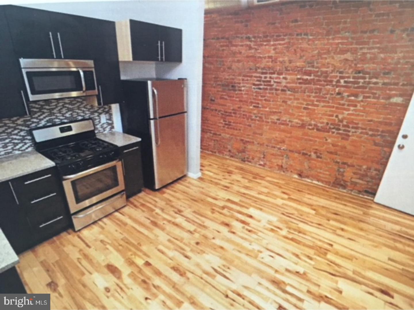 PORT RICHMOND - Residential Lease