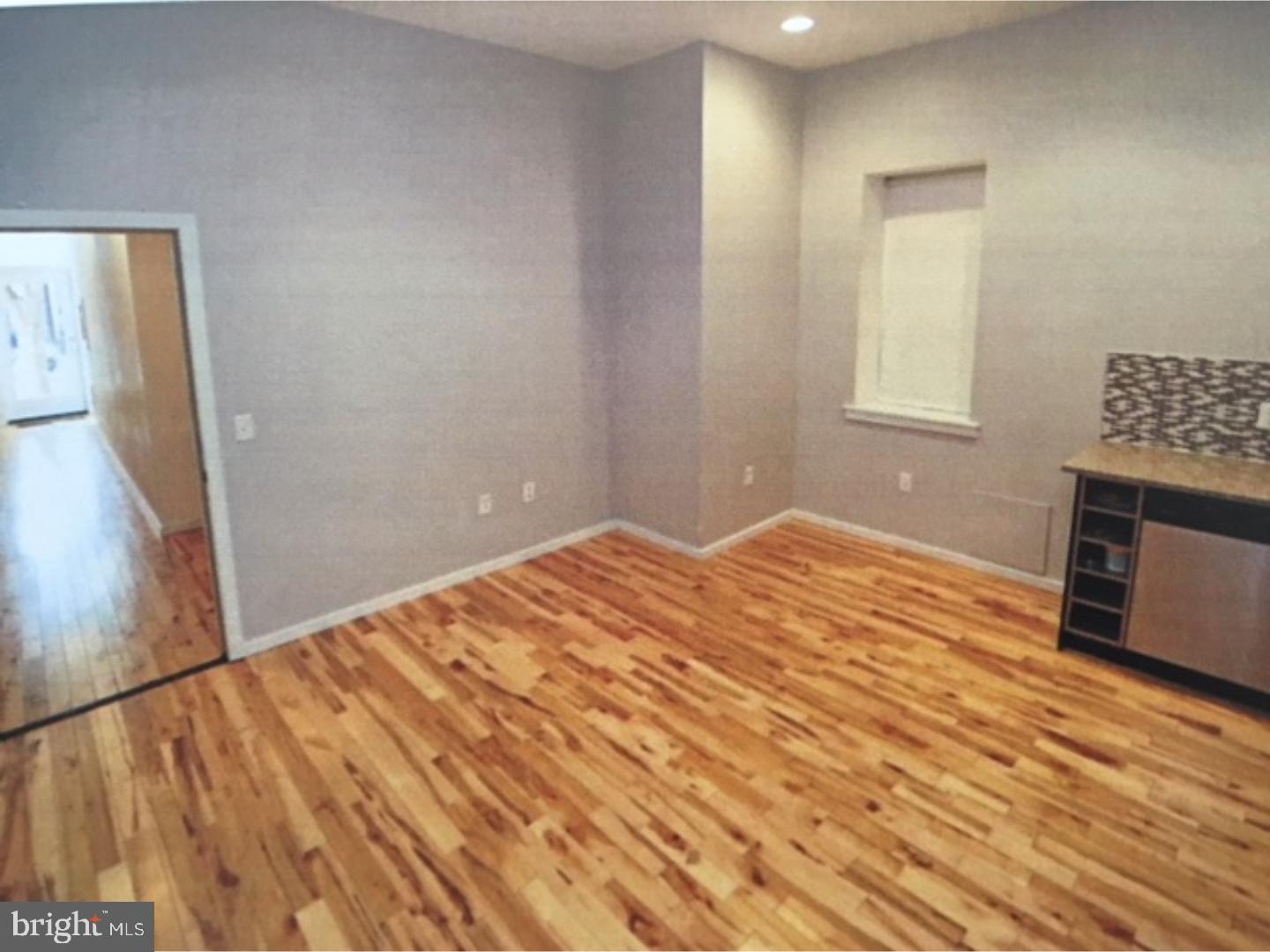 PORT RICHMOND - Residential Lease