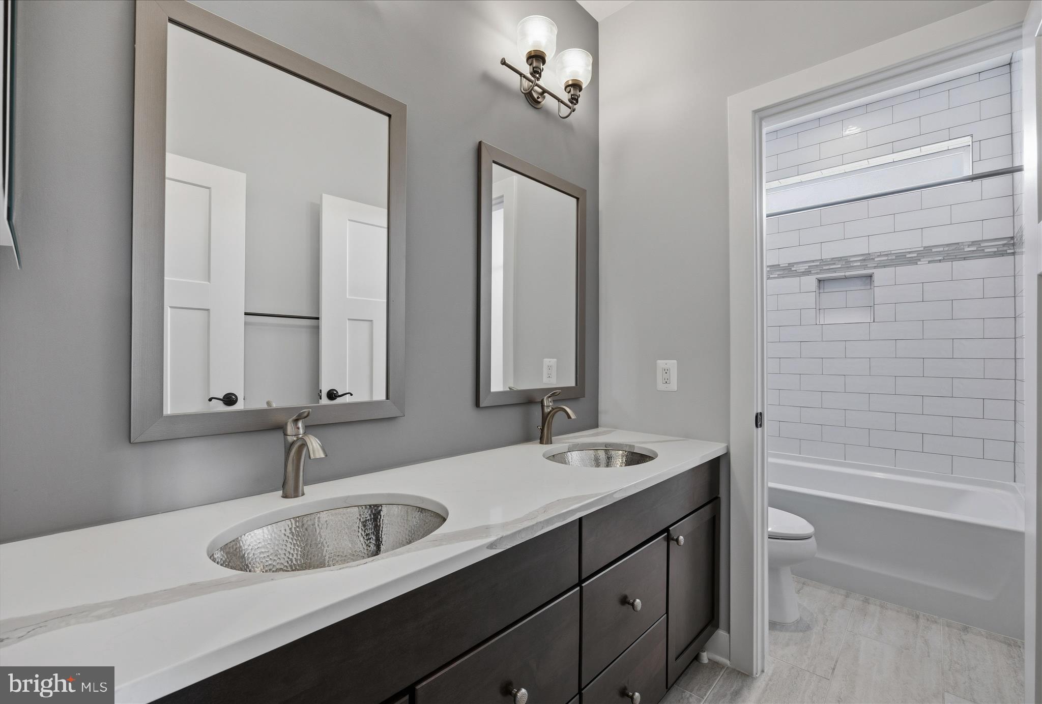 SOUTHERN HILLS - Residential