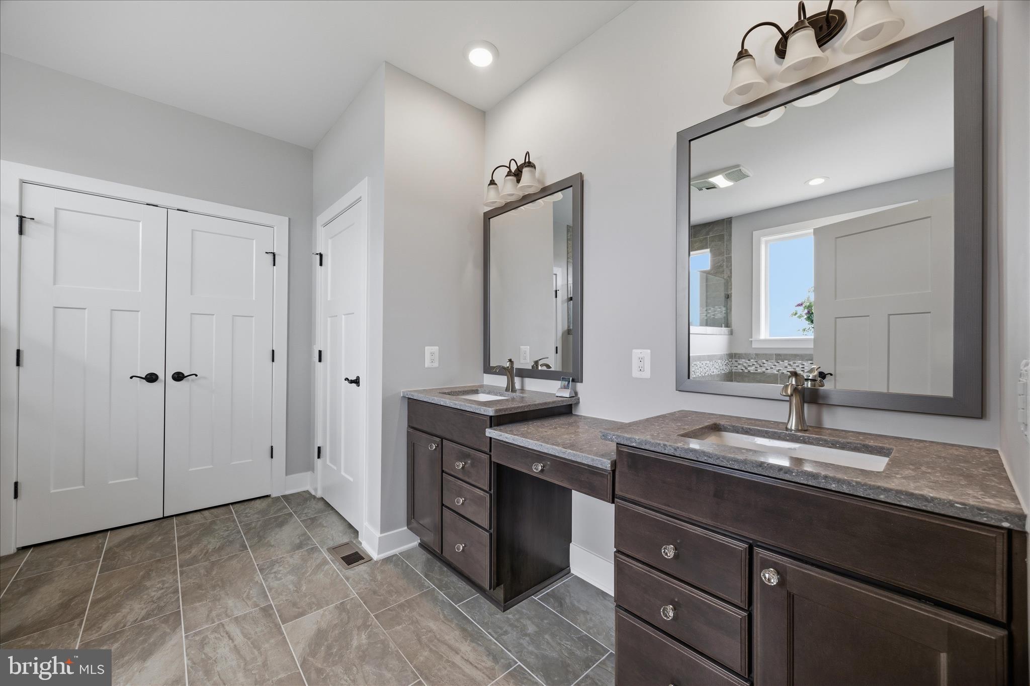 SOUTHERN HILLS - Residential